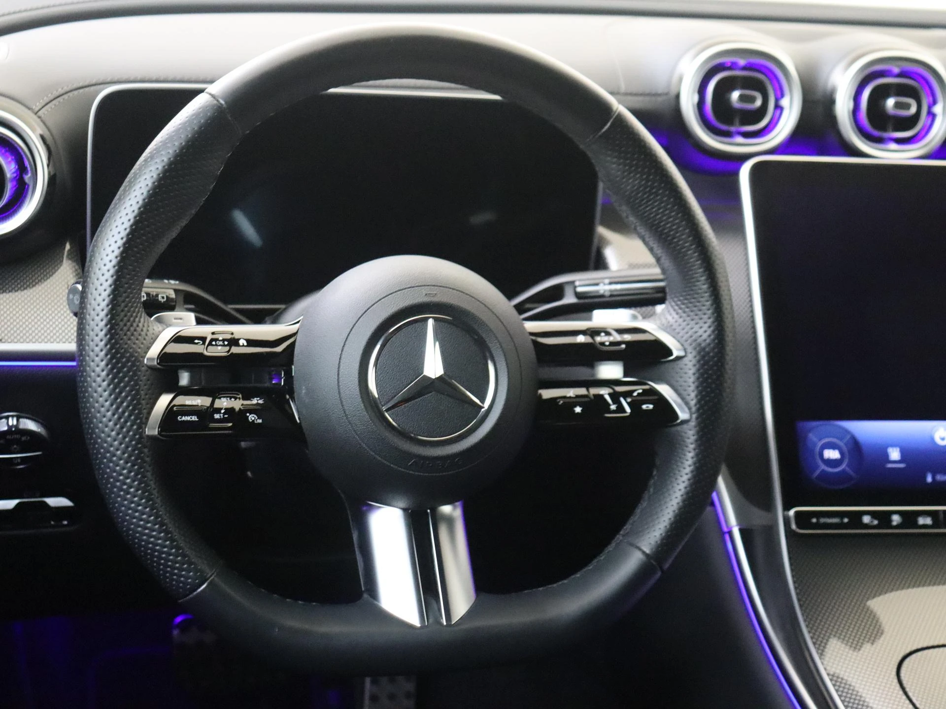 Mercedes-Benz-GLC-image-9
