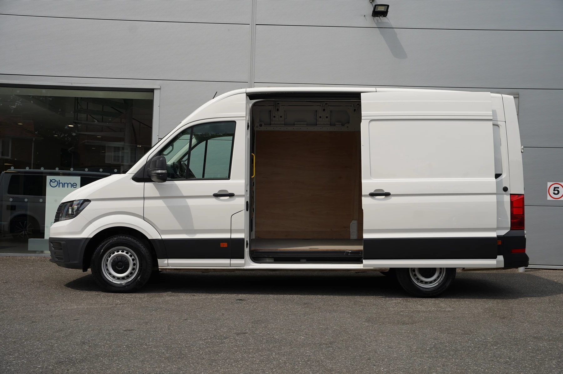 Volkswagen-Crafter-image-22