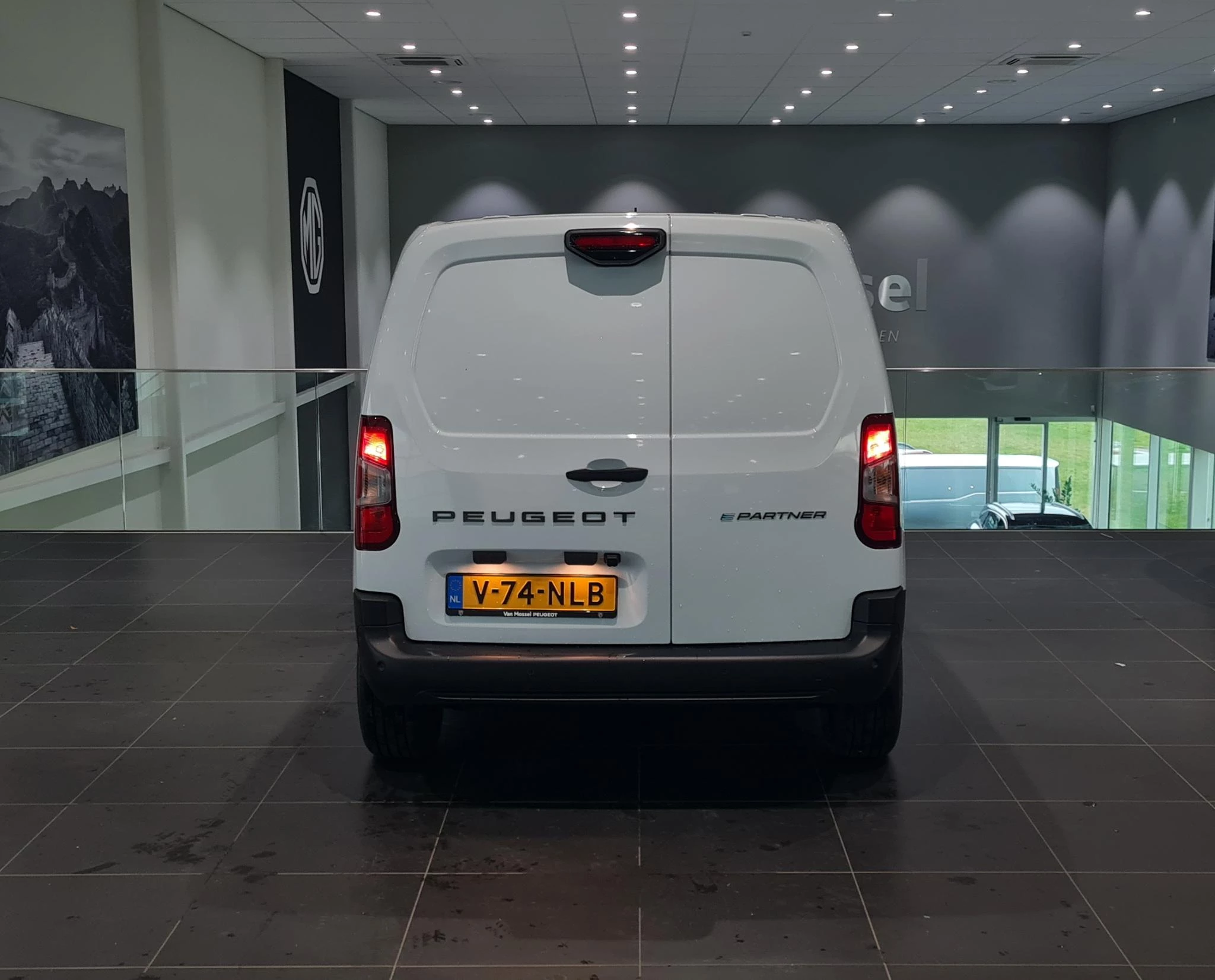 Peugeot-e-Partner-image-3