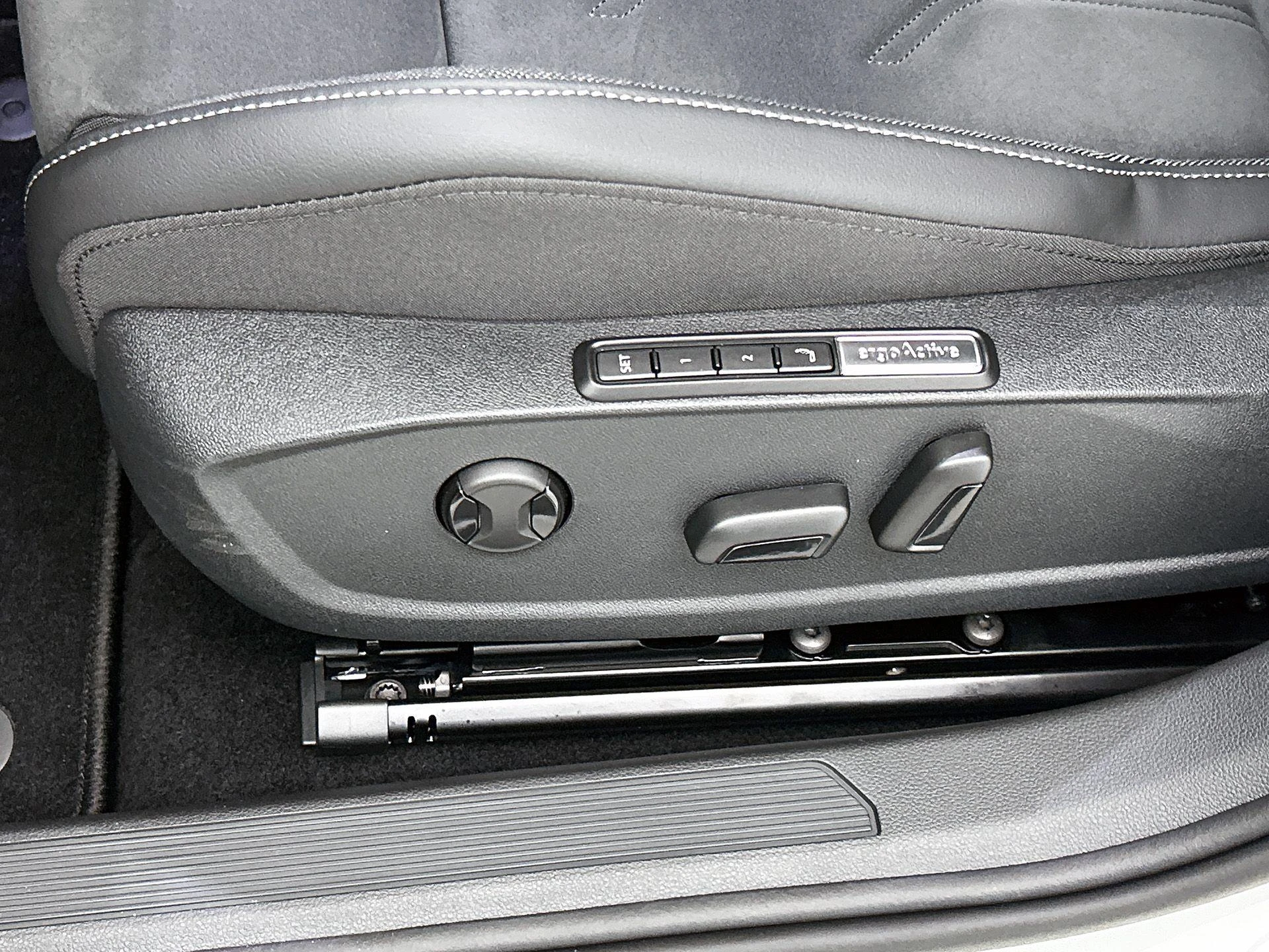 Volkswagen-Golf-image-16