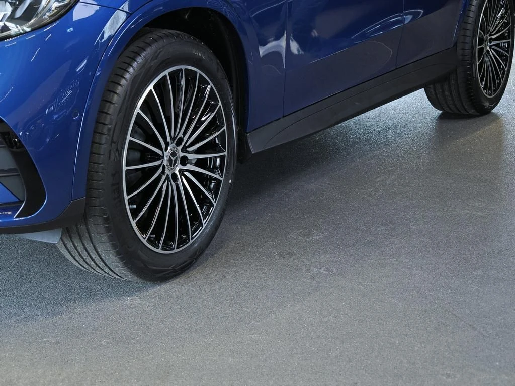 Mercedes-Benz-GLC 220 d-image-4