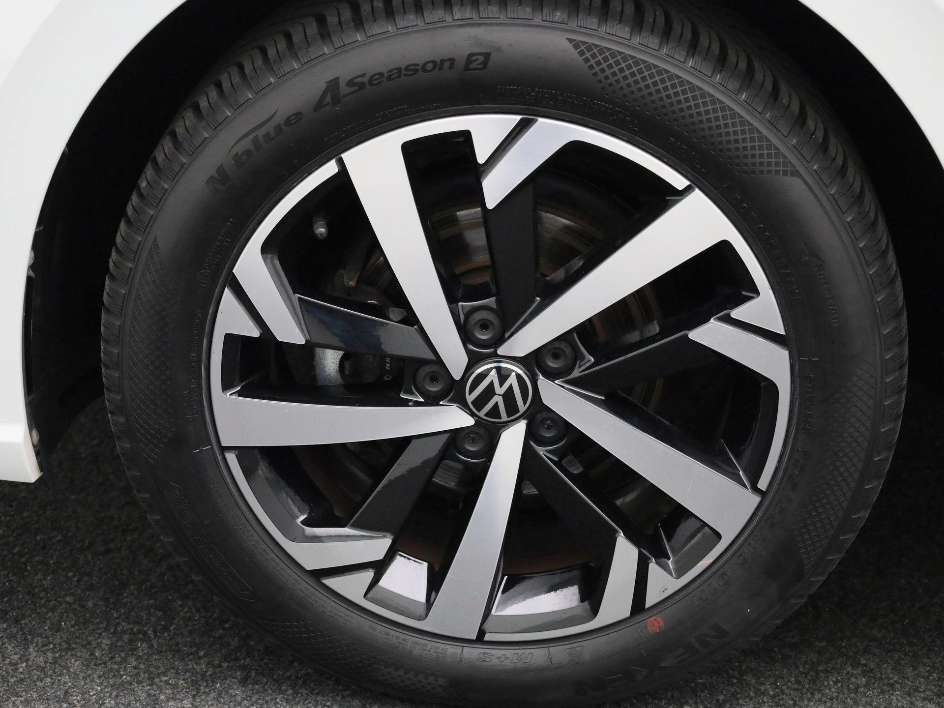 Volkswagen Polo 1.0 TSI Life Business