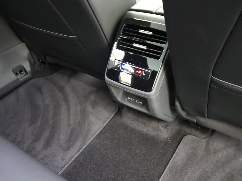 Volkswagen ID.7 Tourer Pro Business Premium 77 kWh 286PK * DEMO *