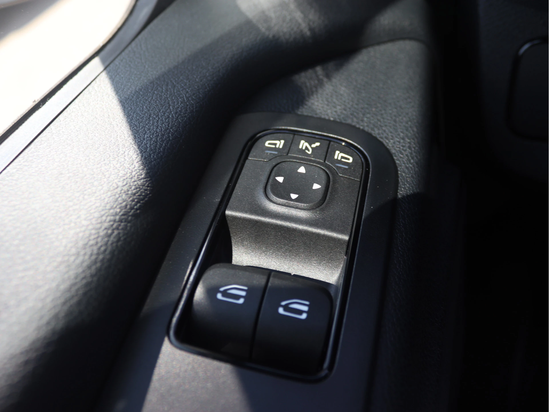 Mercedes-Benz-Sprinter-image-7