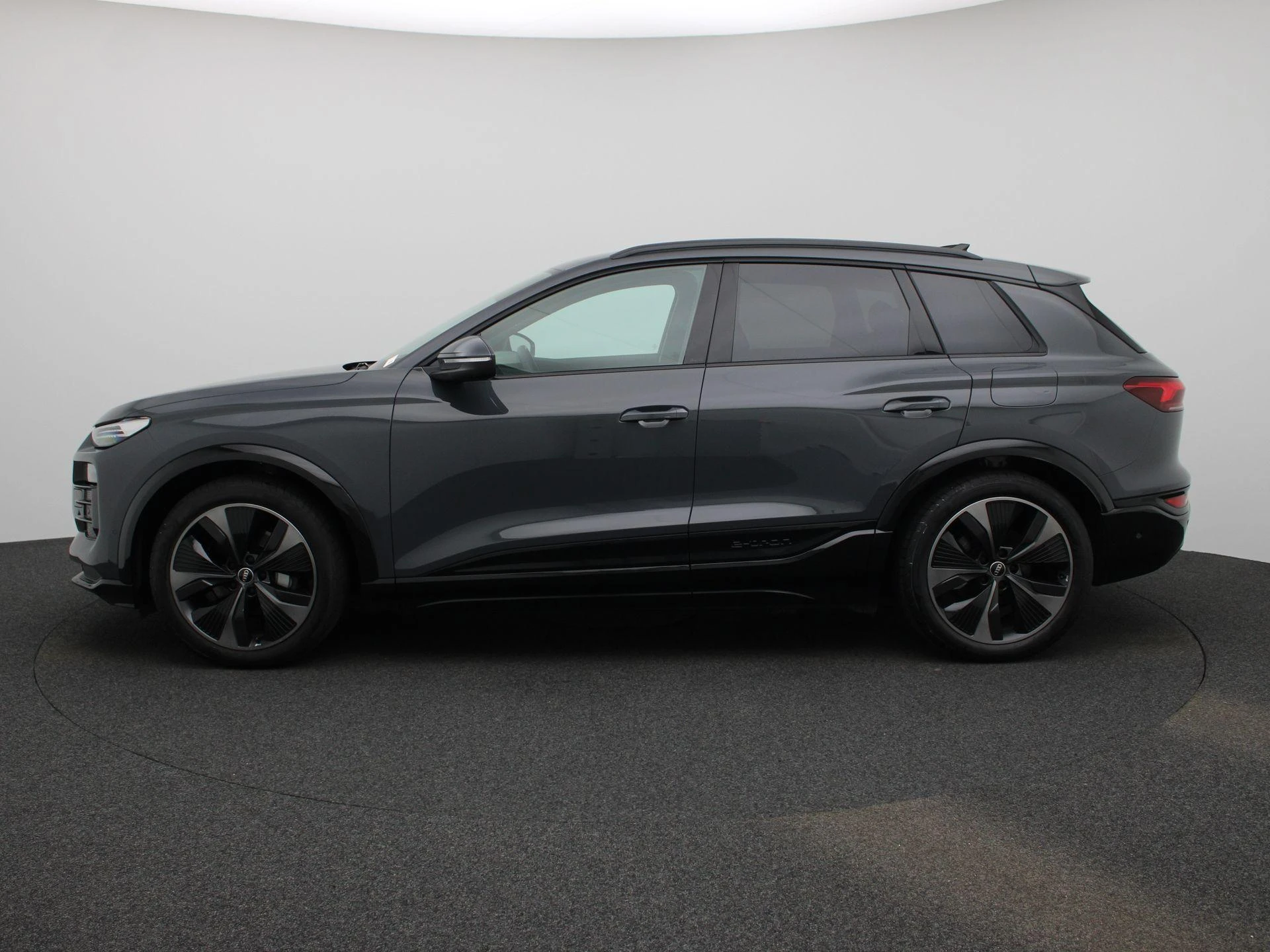Audi-Q6 e-tron-image-3