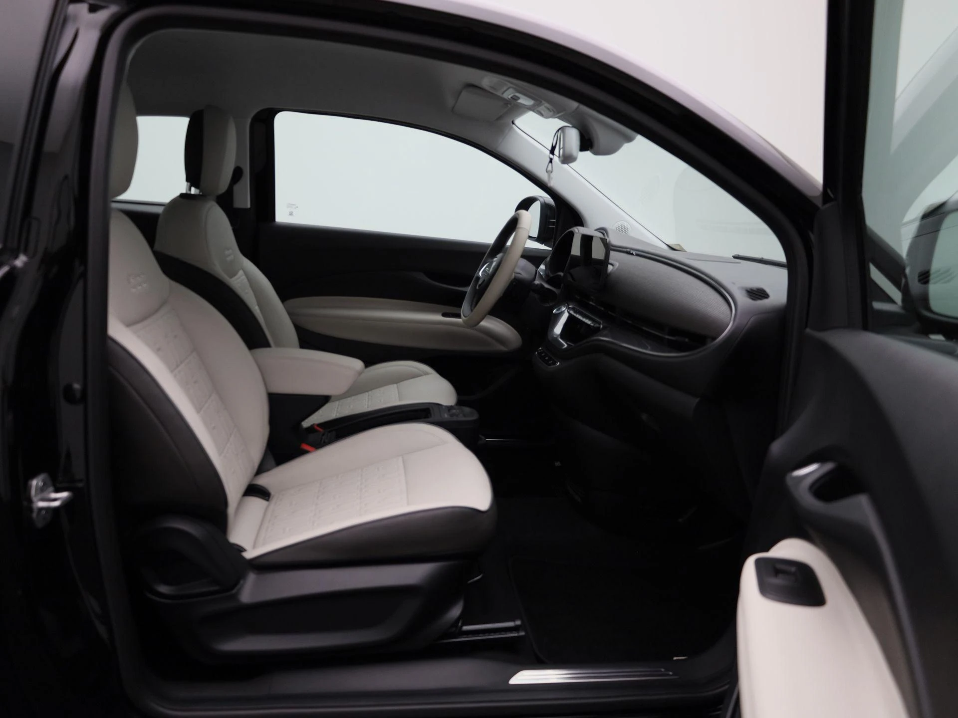 Fiat-500e-image-34