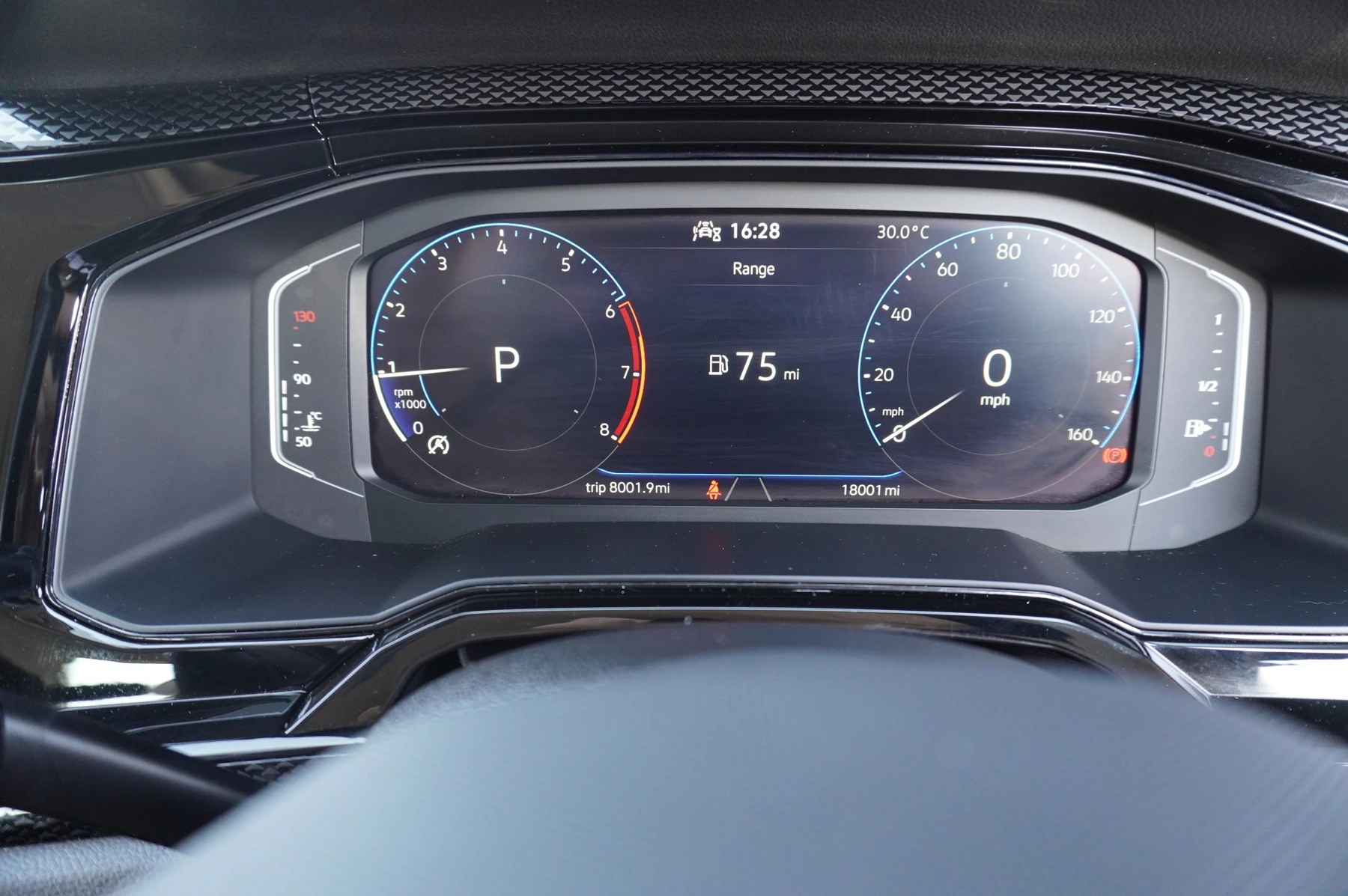Volkswagen-Polo-image-8