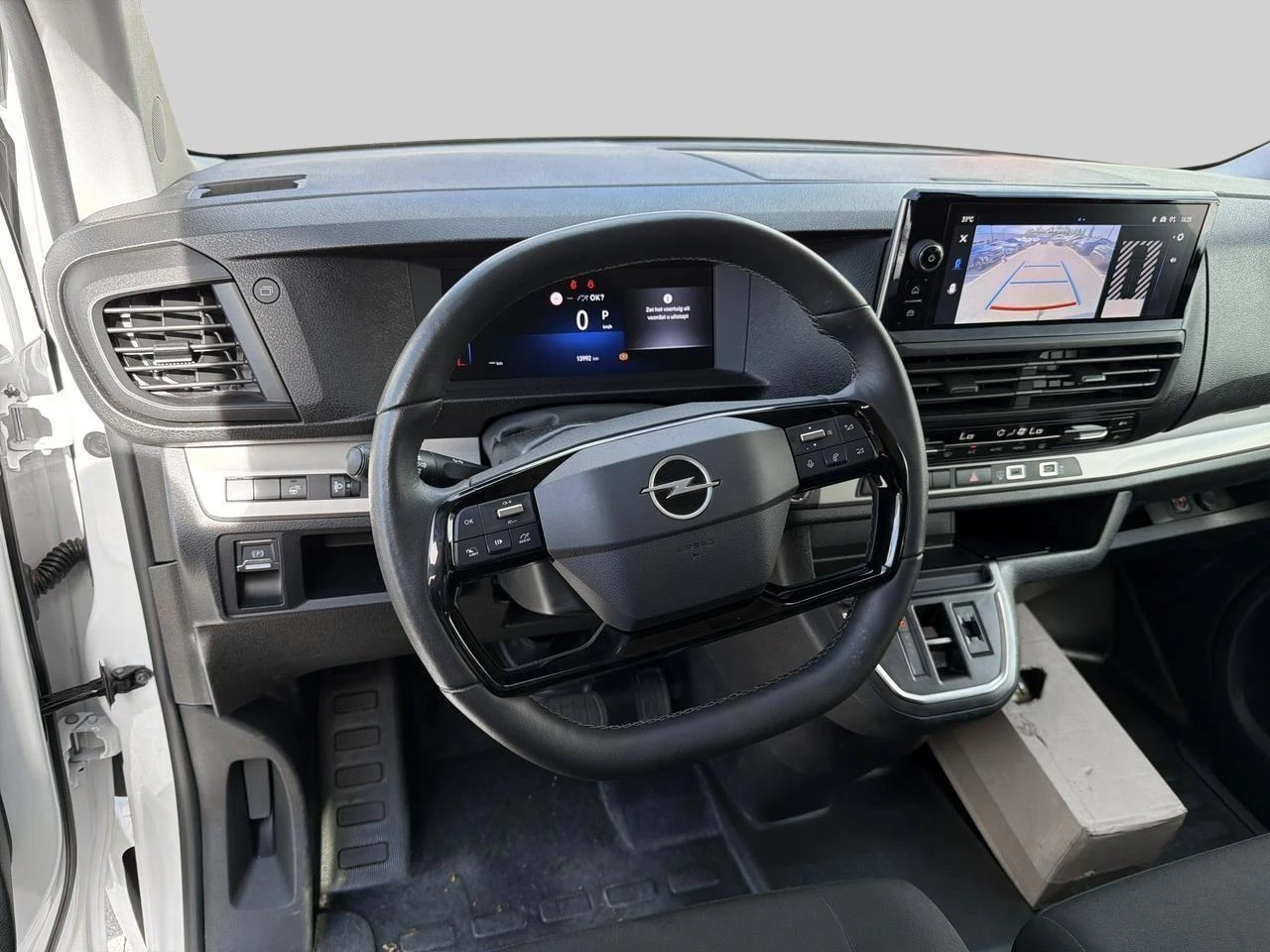 Opel-Vivaro-image-9