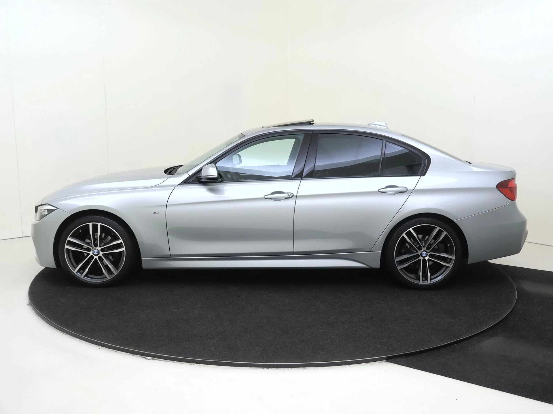 BMW 3 Serie 320i Edition M Sport Shadow Executive