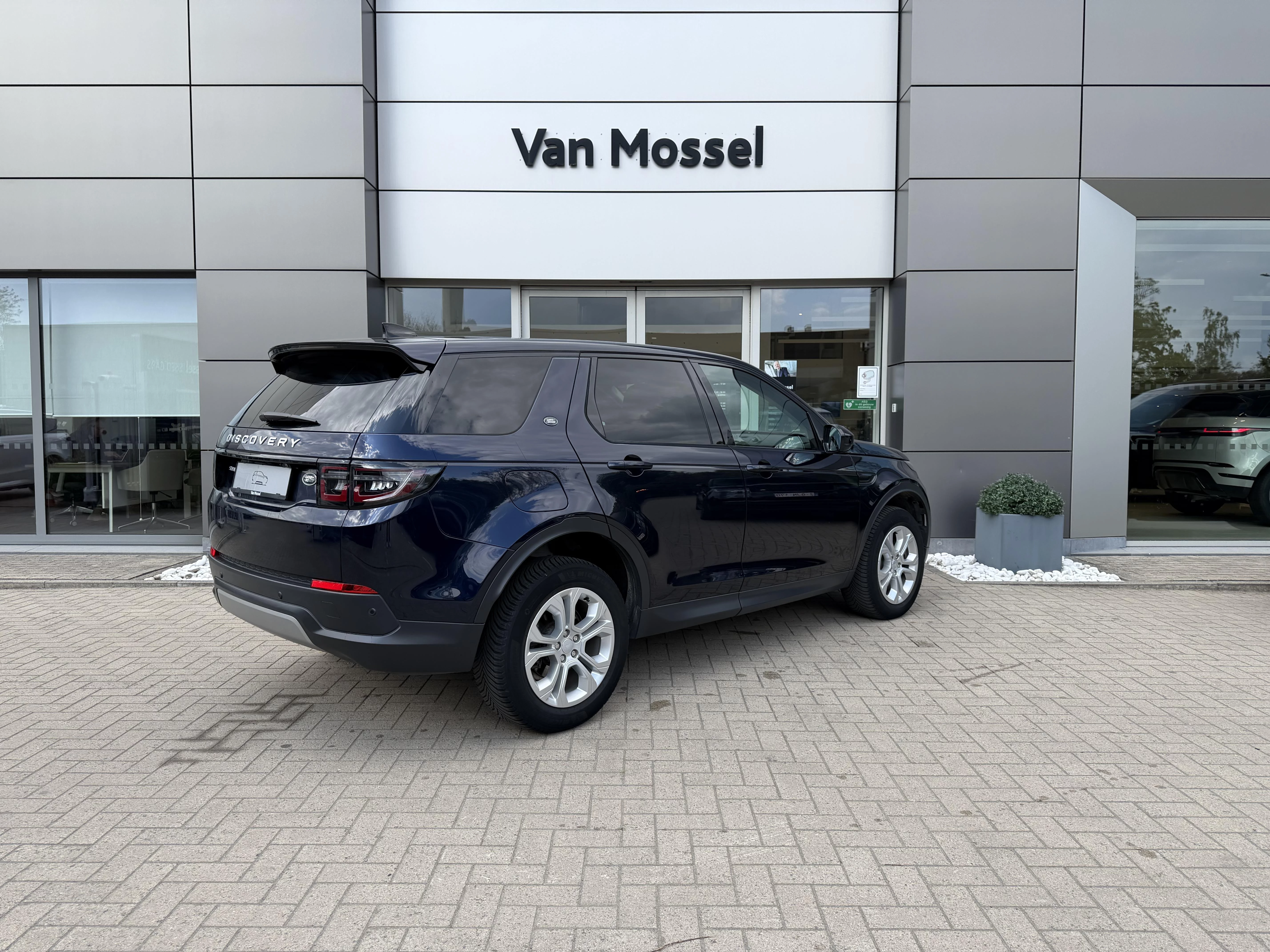 Land Rover-Discovery Sport-image-7
