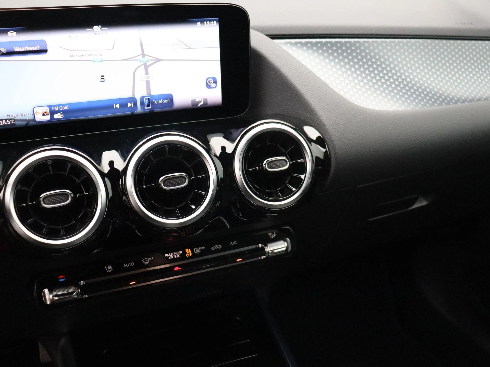 Mercedes-Benz B-Klasse 180 Business Line + CARPLAY + TREKHAAK +