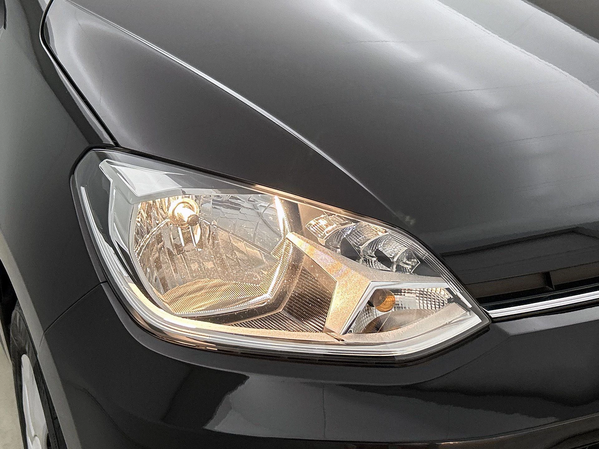 Volkswagen-up!-image-16