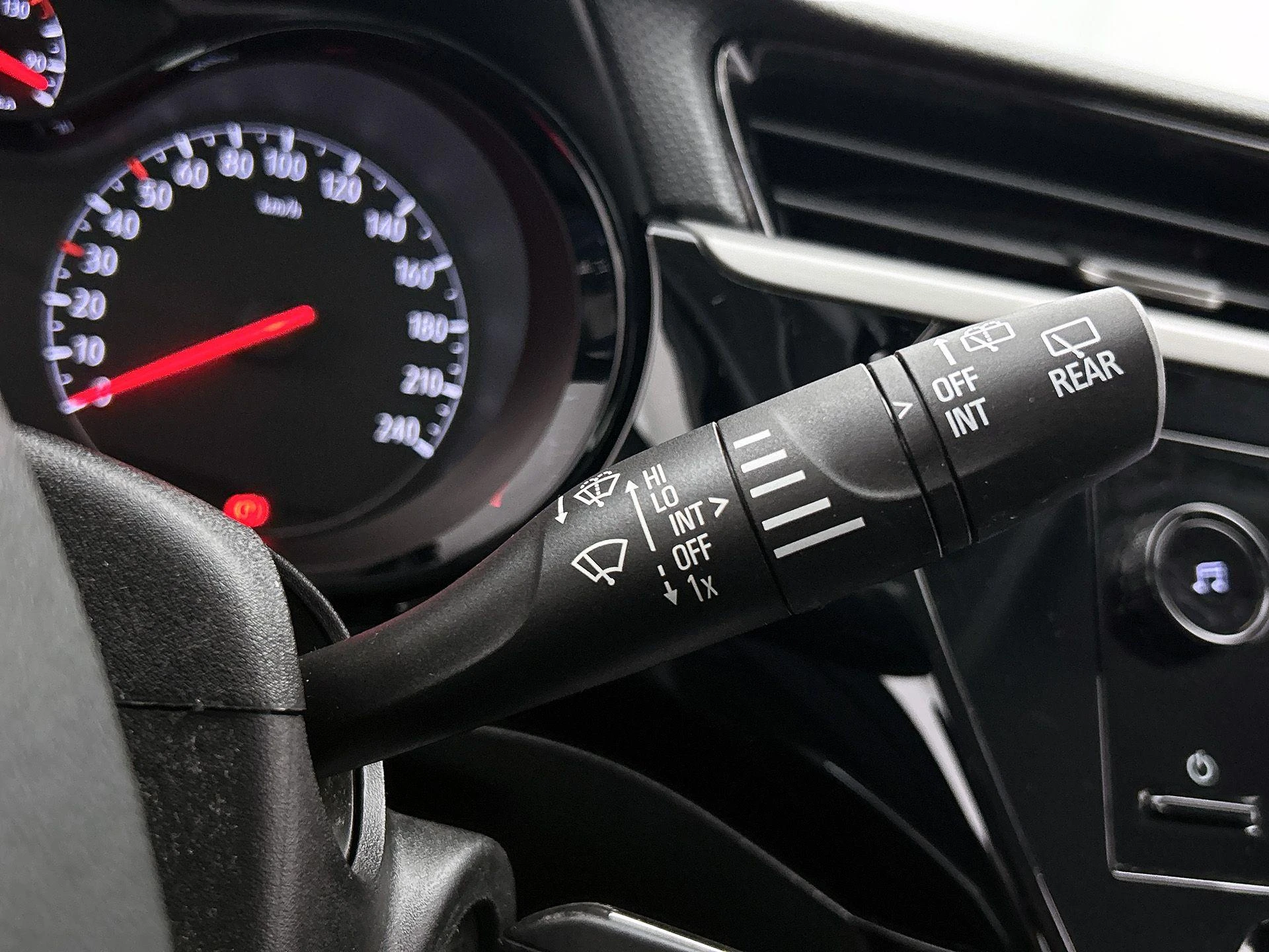 Opel-Corsa-image-9