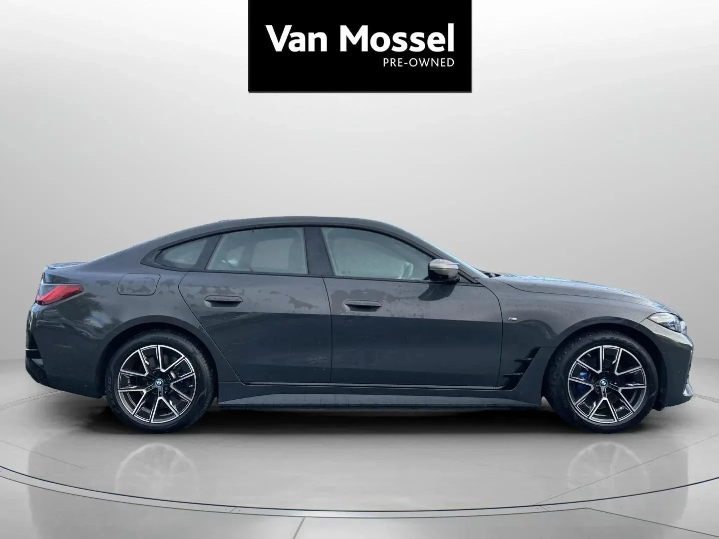 BMW-i4-image-3