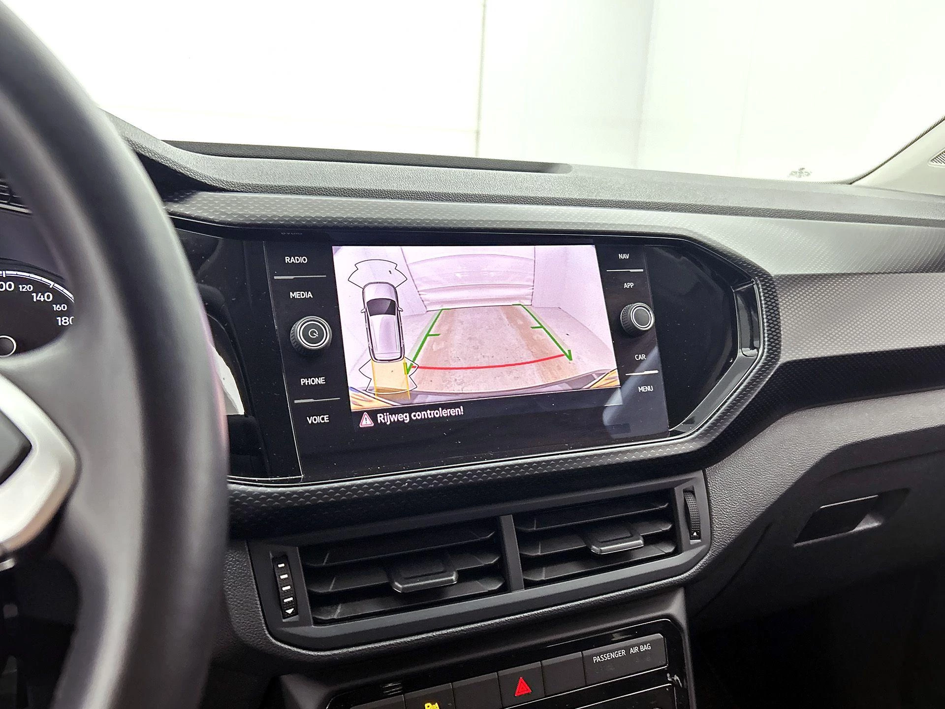 Volkswagen-T-Cross-image-13