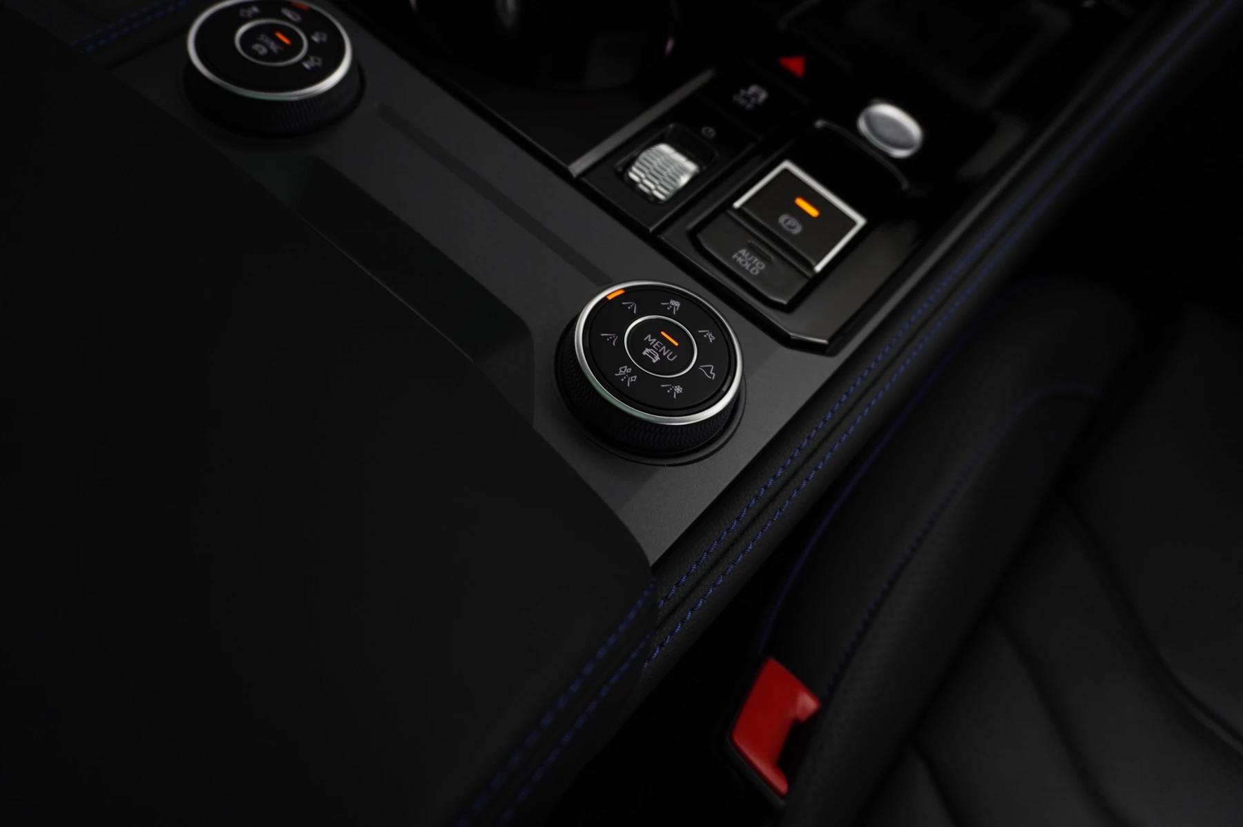 Volkswagen-Touareg-image-35