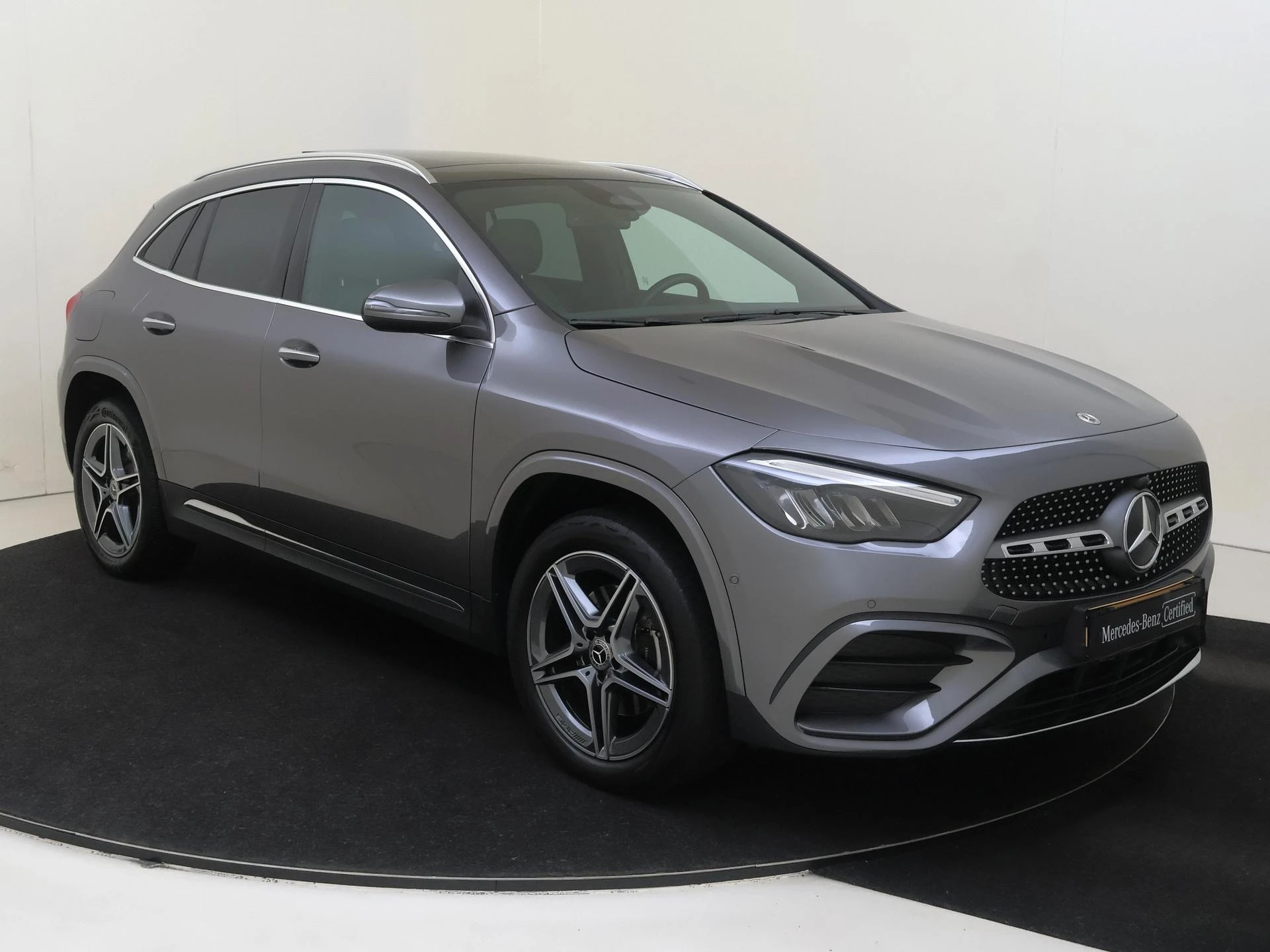Mercedes-Benz-GLA-image-1