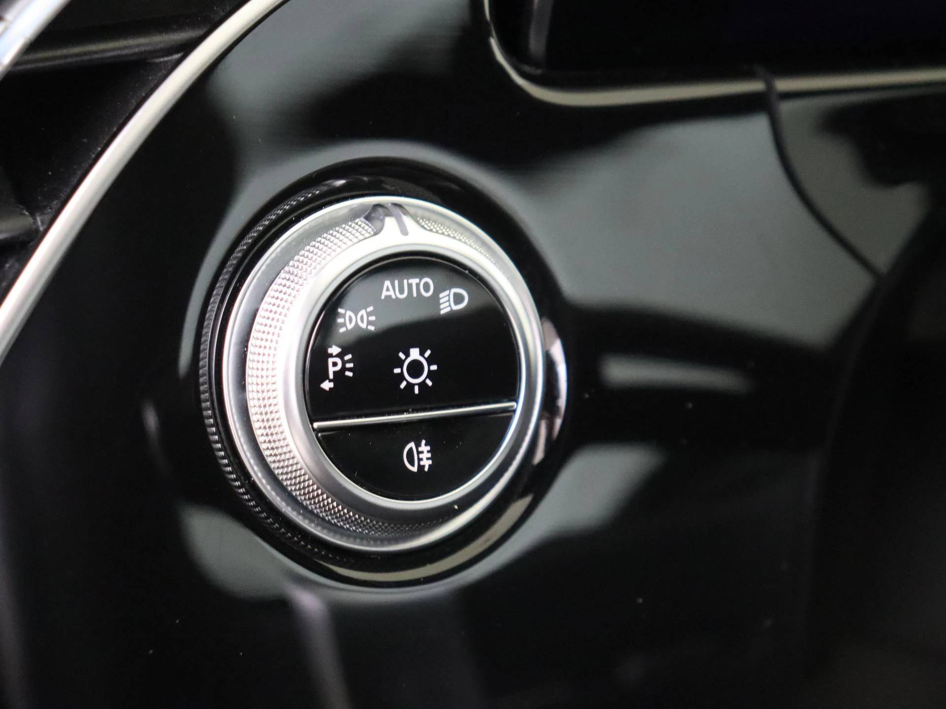 Mercedes-Benz-E-Klasse-image-27