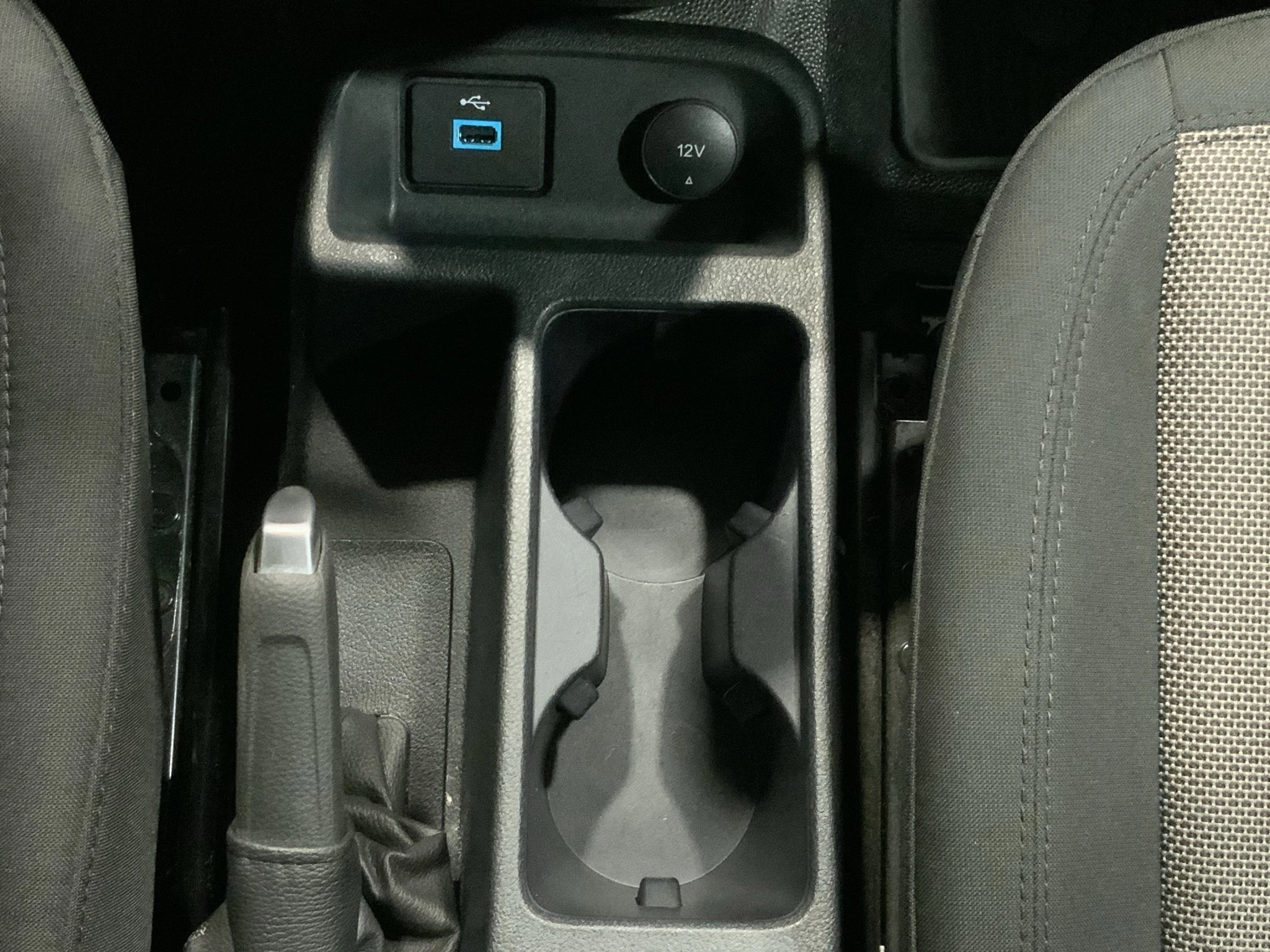 Ford-Transit Connect-image-21
