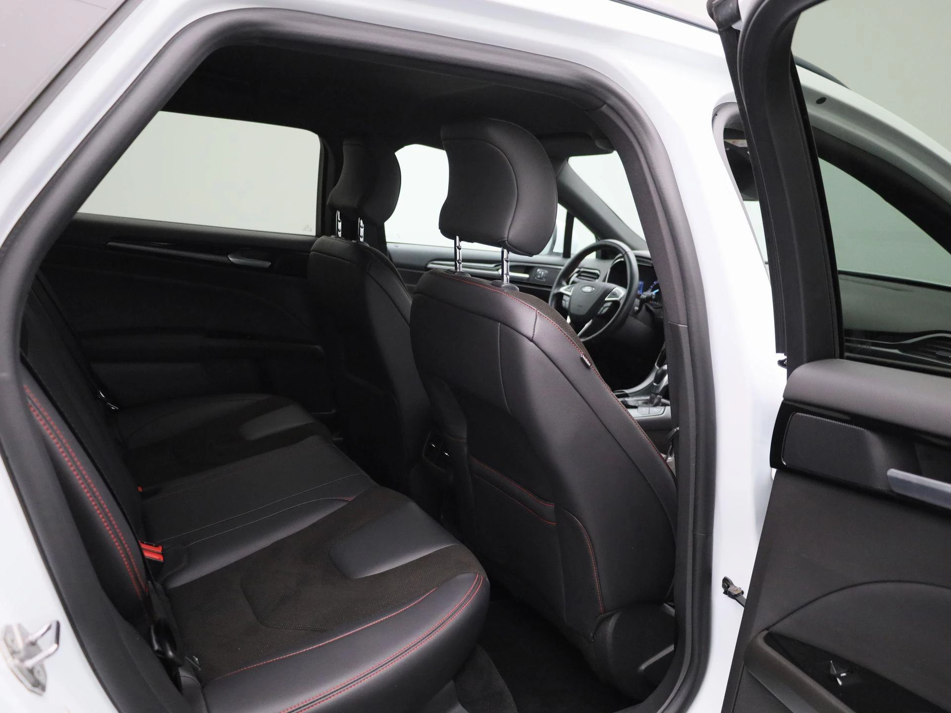 Ford-Mondeo-image-35