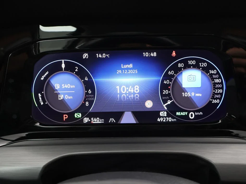Volkswagen-Golf-image-19