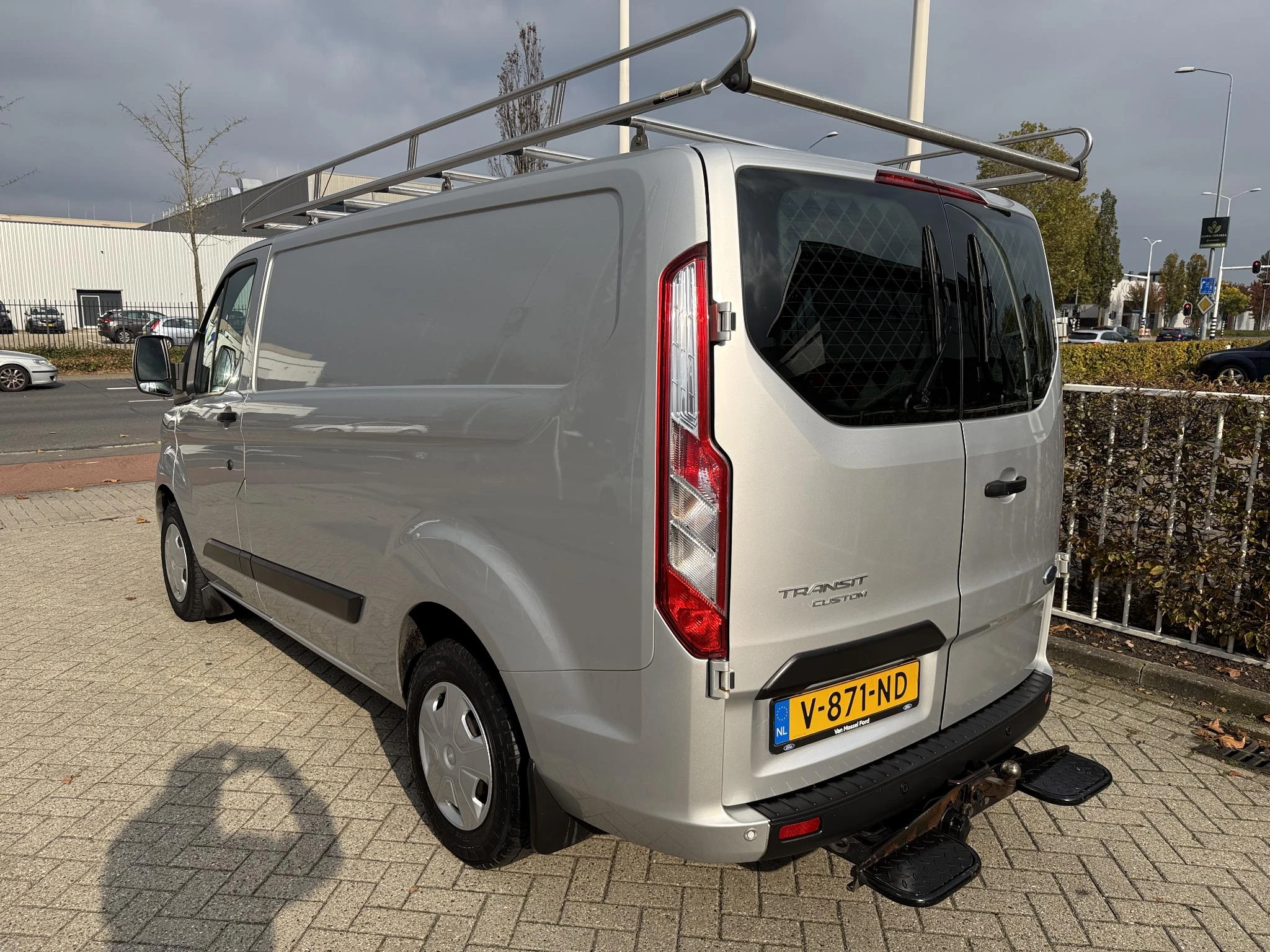 Ford-Transit Custom-image-5