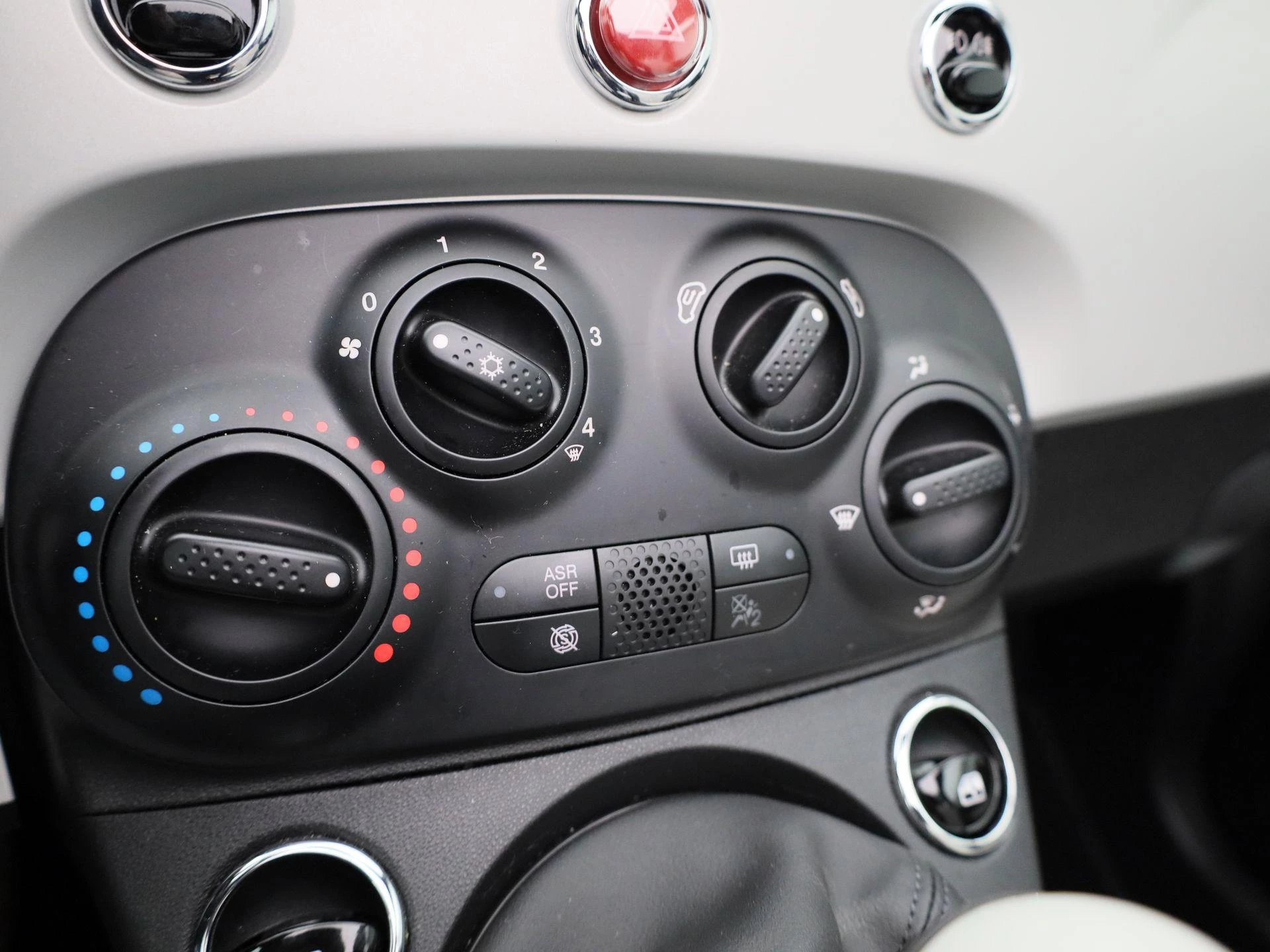 Fiat-500C-image-24