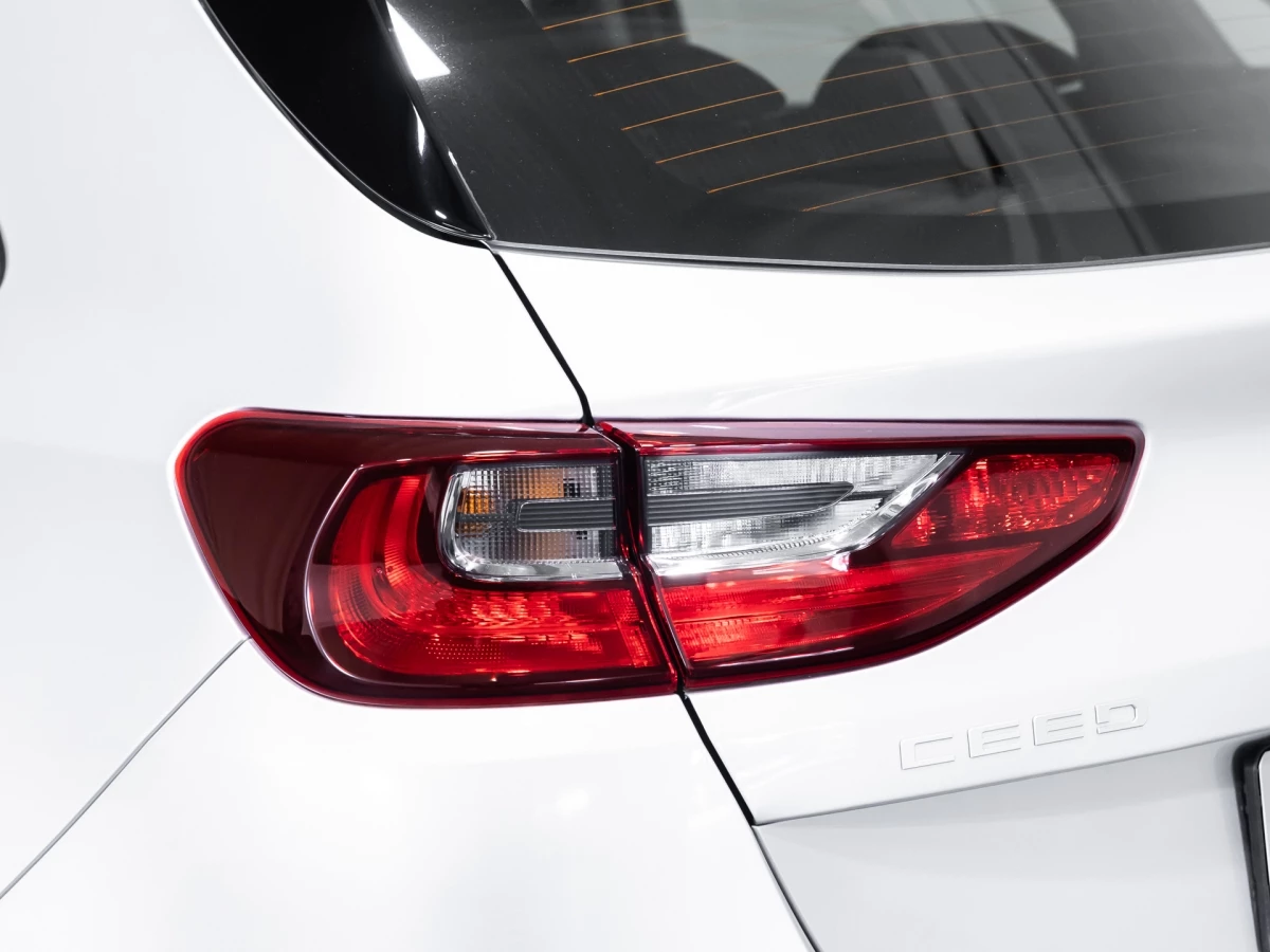 Kia Ceed Edition 7 1.0 T-GDI | FSE | AC | GRA