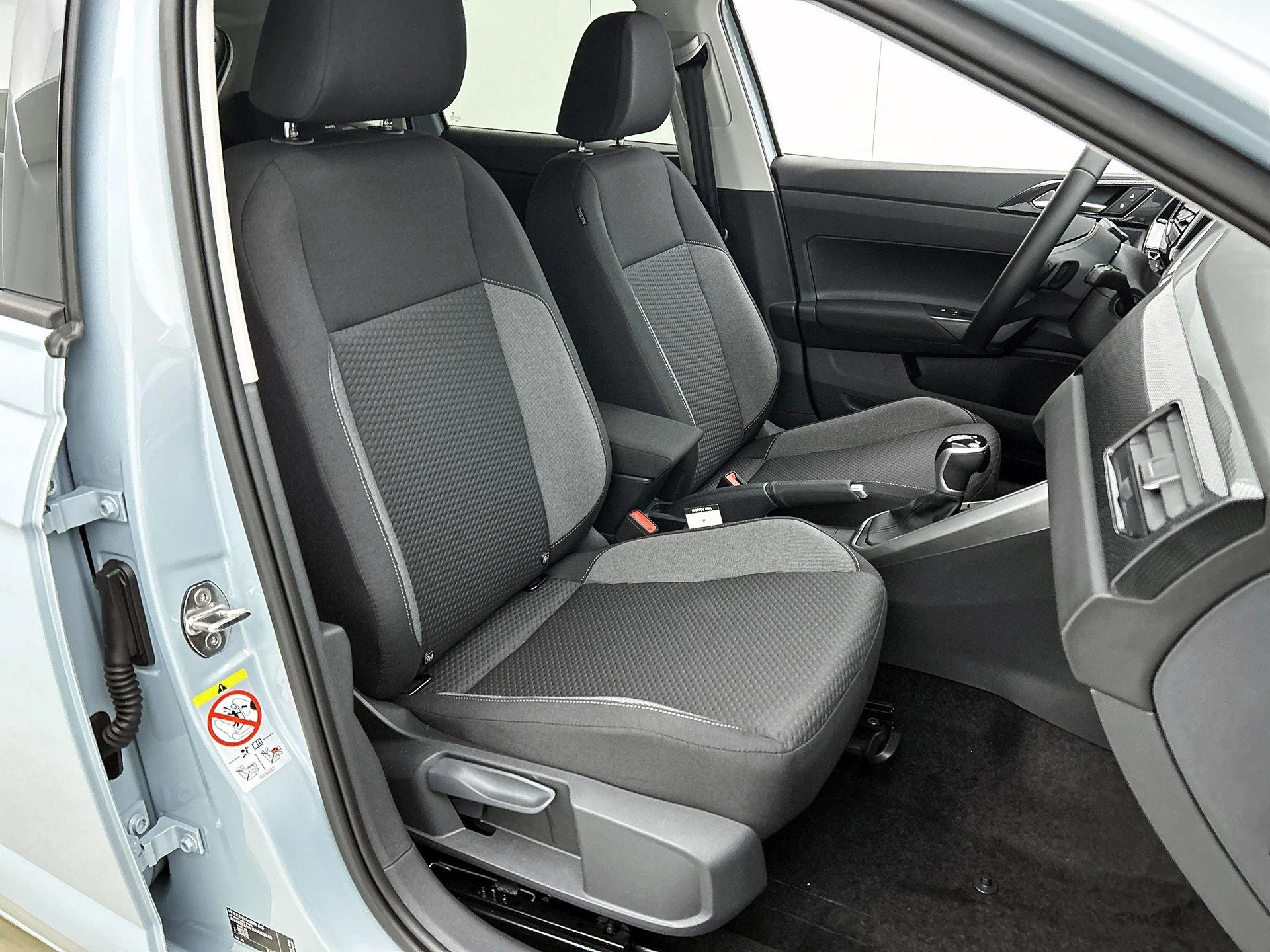 Volkswagen-Polo-image-39