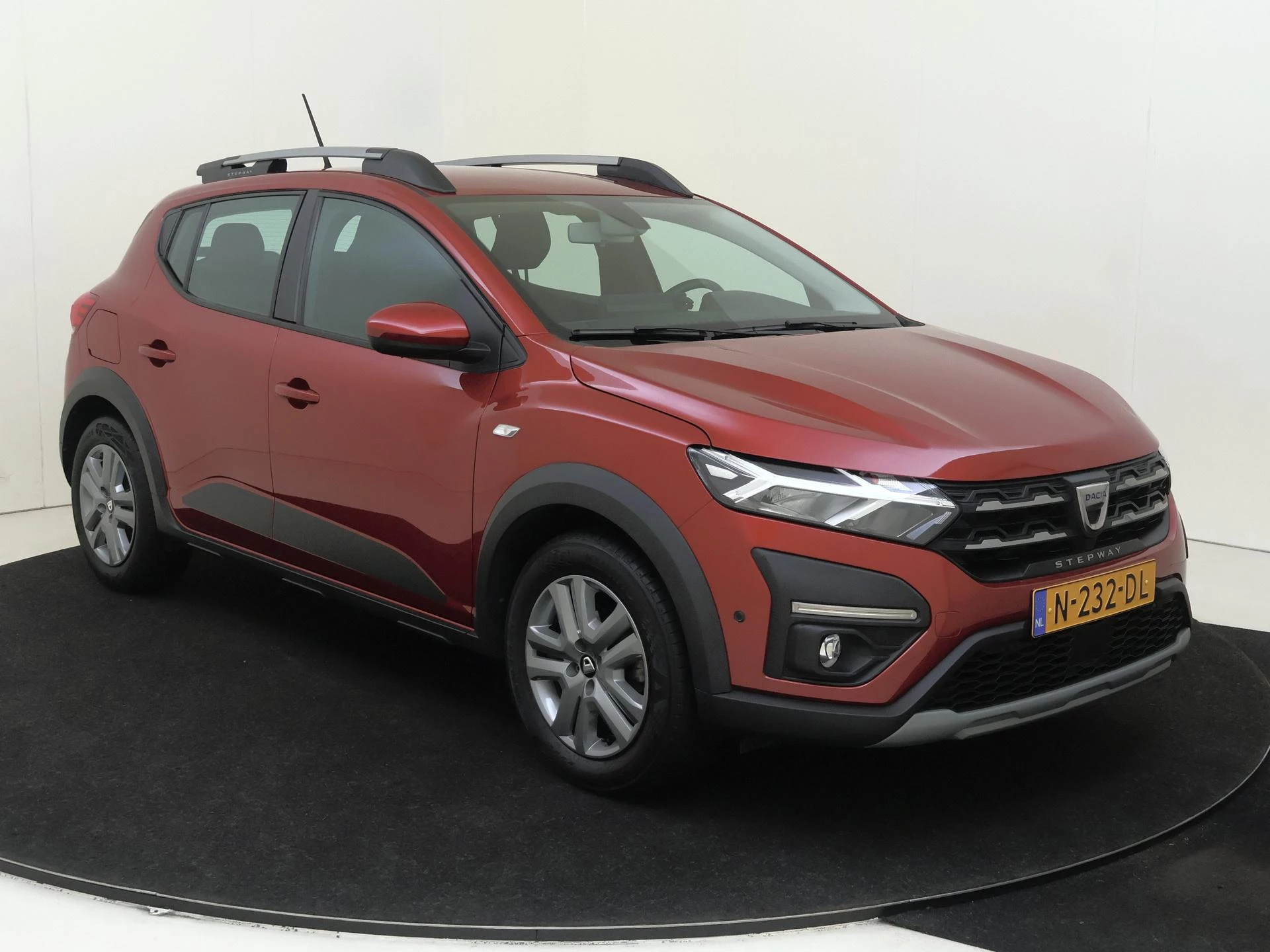 Dacia-Sandero Stepway-image-1
