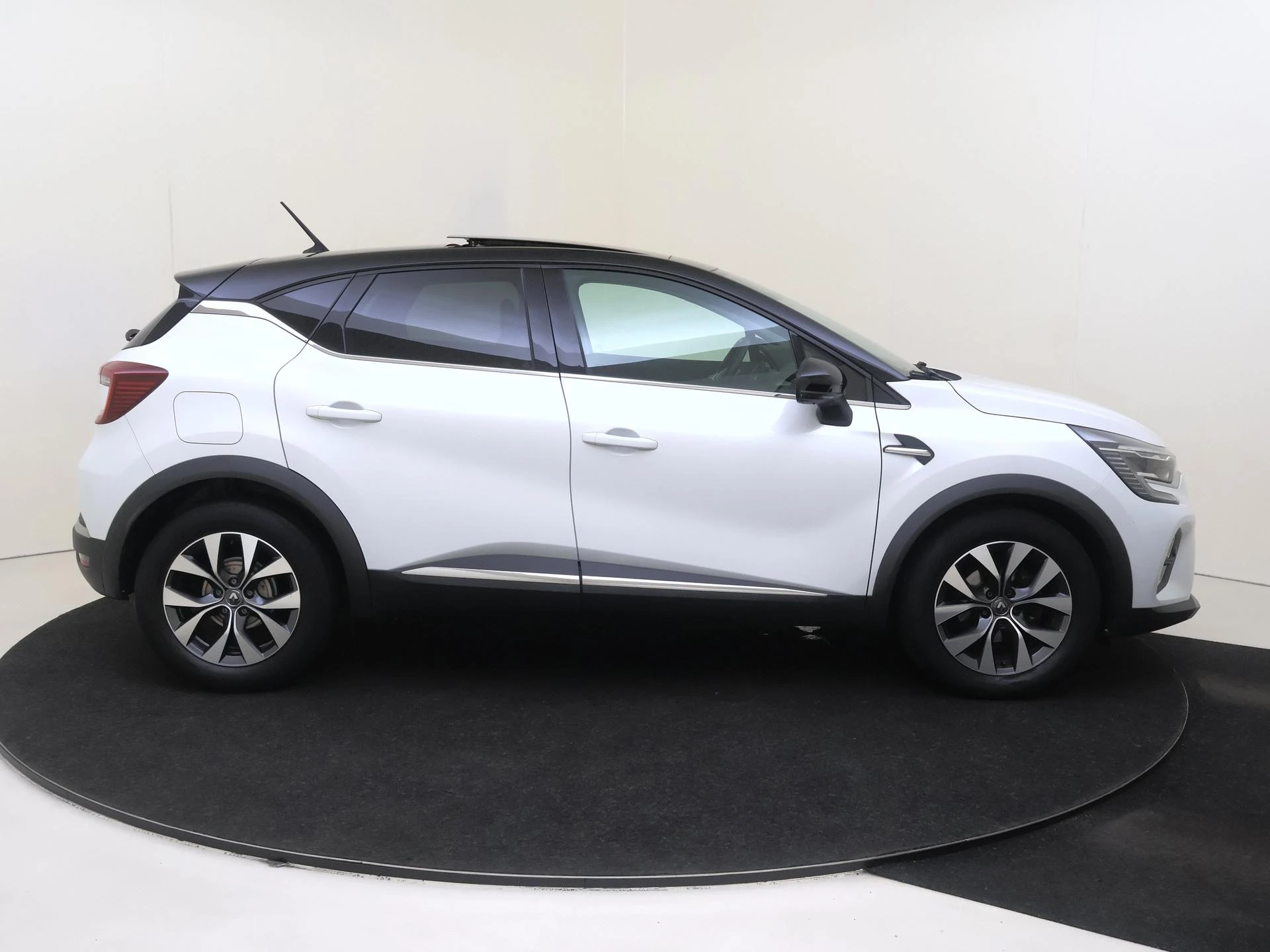 Renault-Captur-image-7