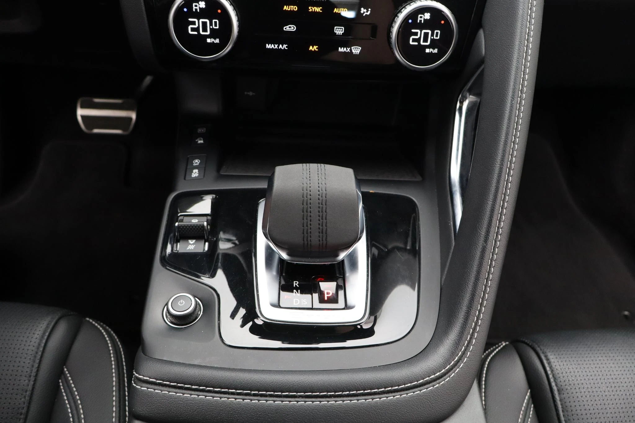 Jaguar-E-PACE-image-10