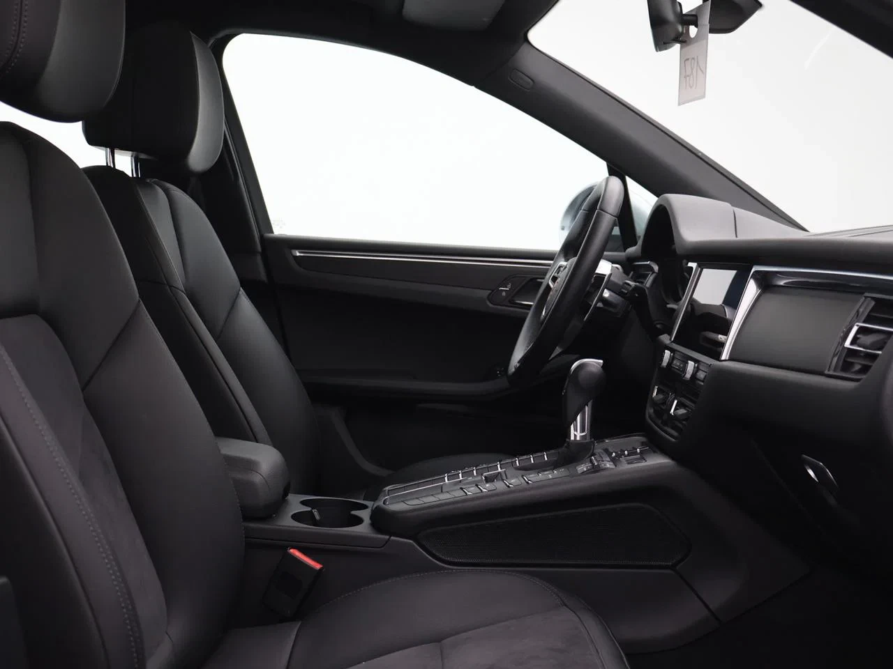 Porsche Macan 2.0 Turbo PDK *NAVI*APP CONNECT*LEDER*ALCANTARA*CAMERA*BLTH*CRUISE*...
