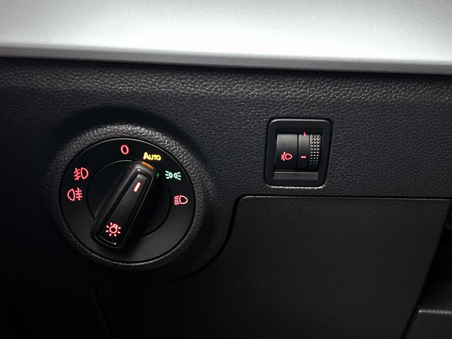 SEAT-Arona-image-23