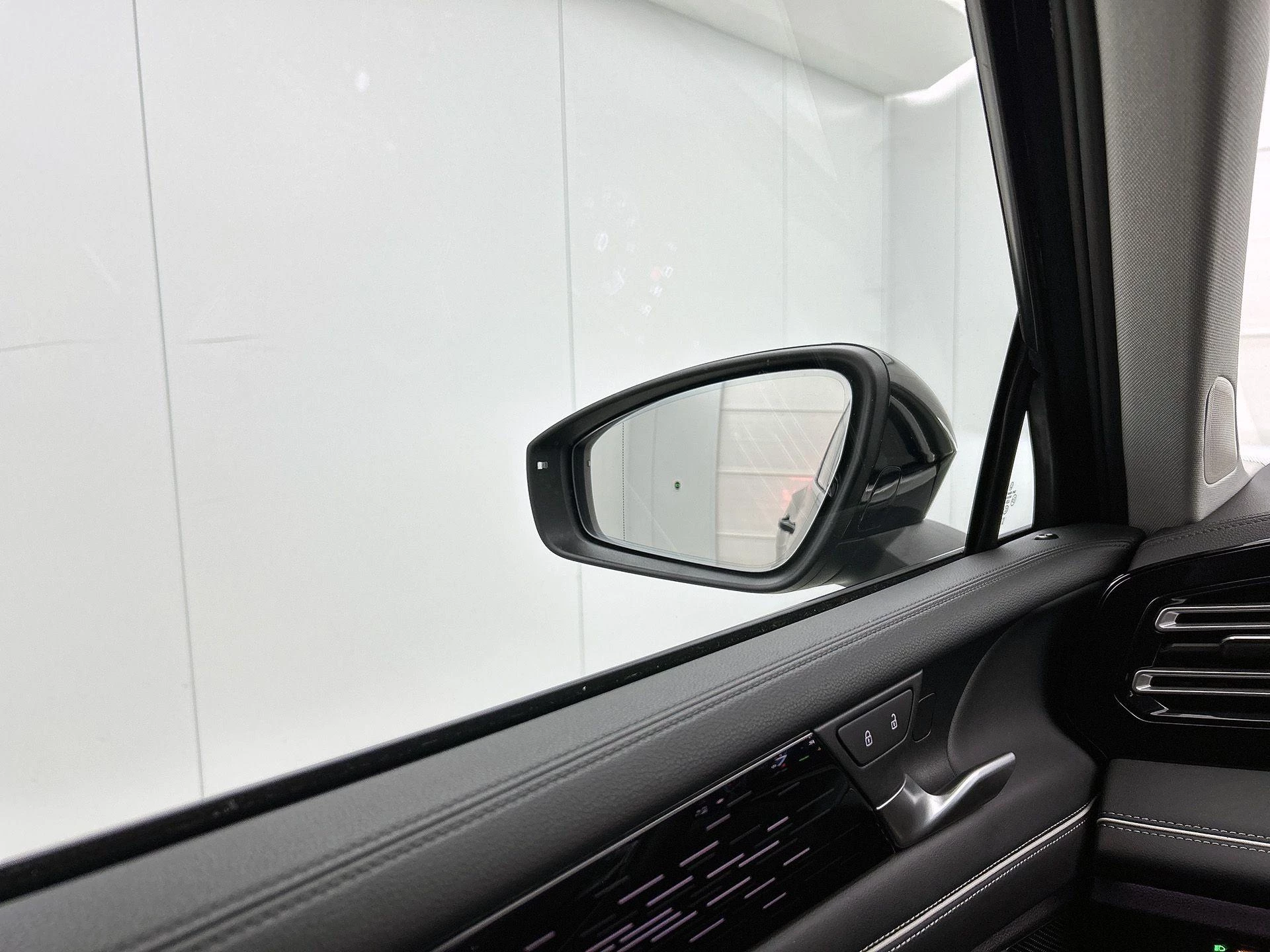 Volkswagen-Tiguan-image-16