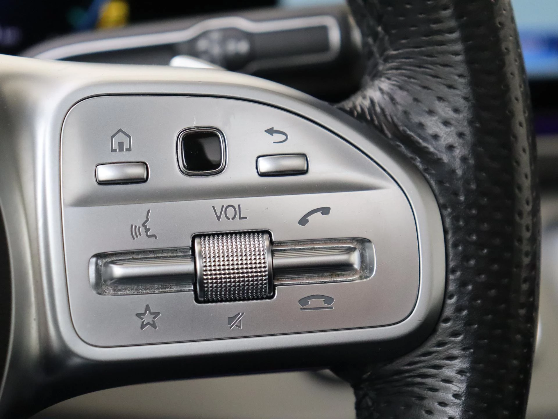 Mercedes-Benz-GLE-image-13