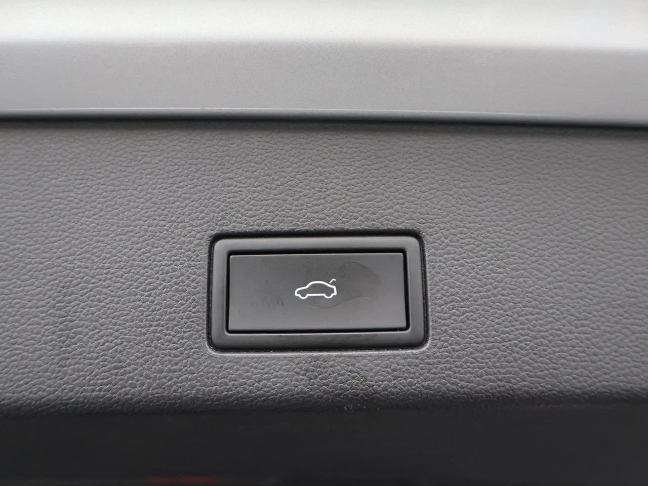 Volkswagen-Golf-image-8