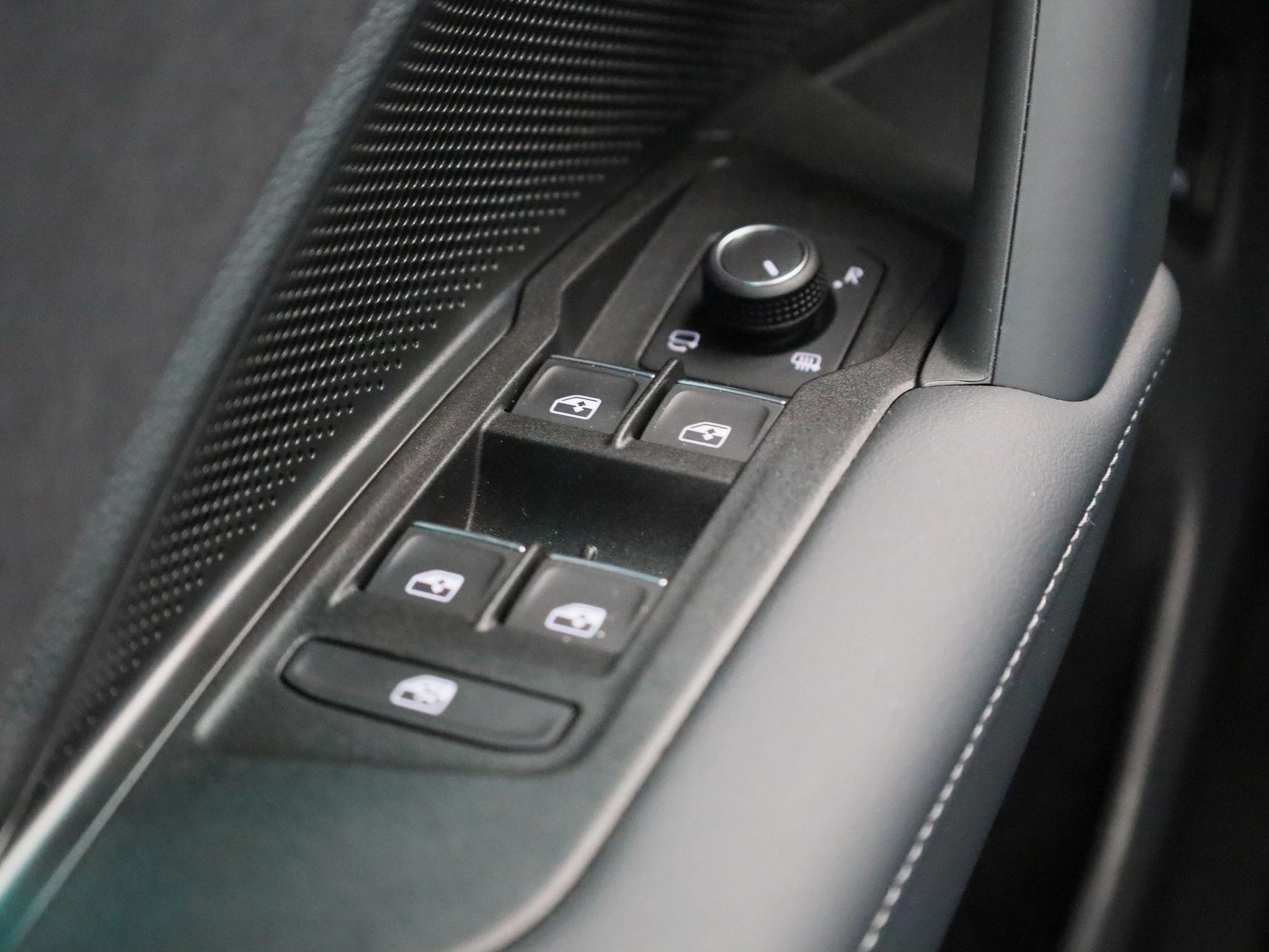 Volkswagen-Tiguan-image-39