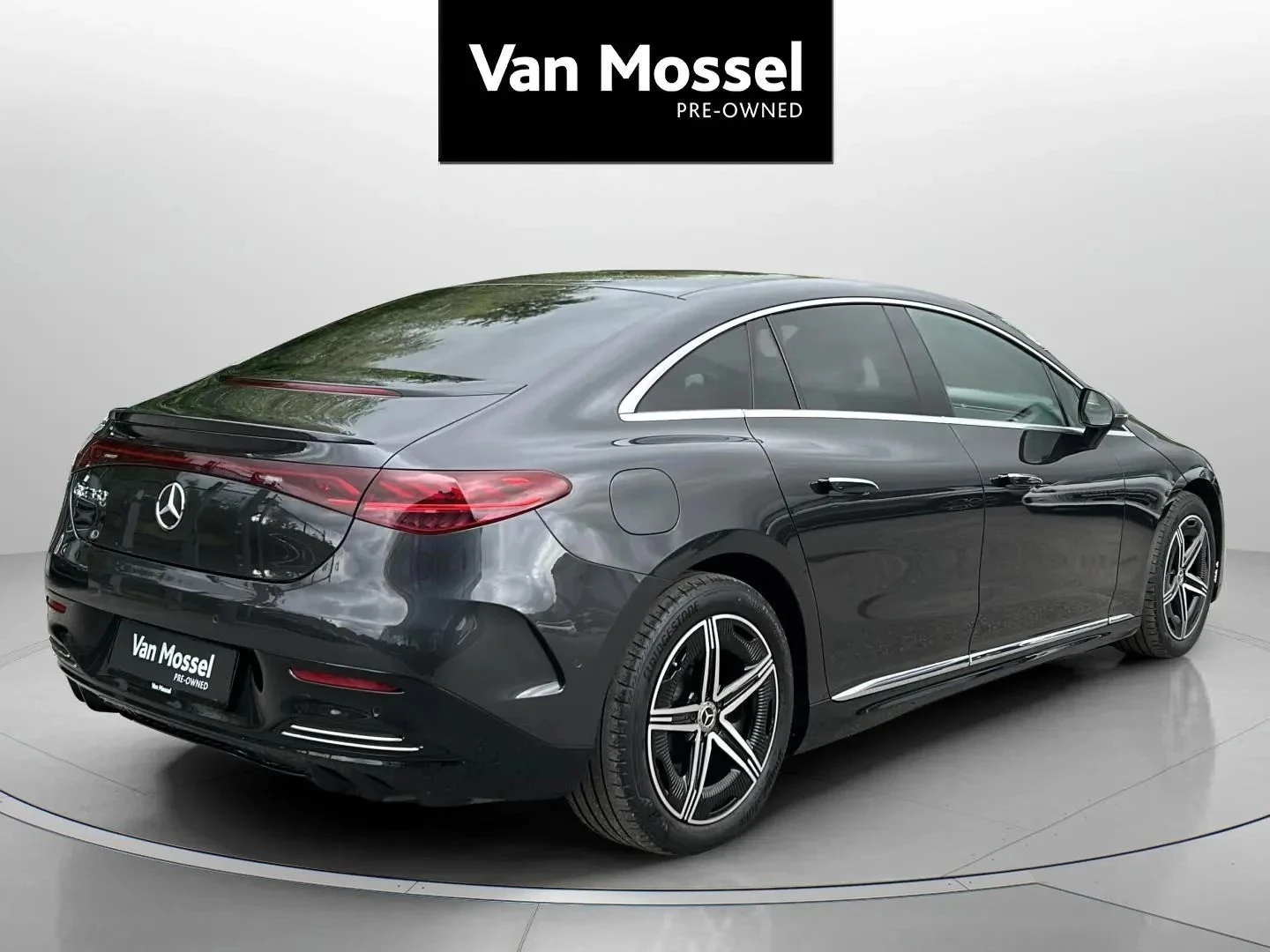 Mercedes-Benz-EQE-image-4