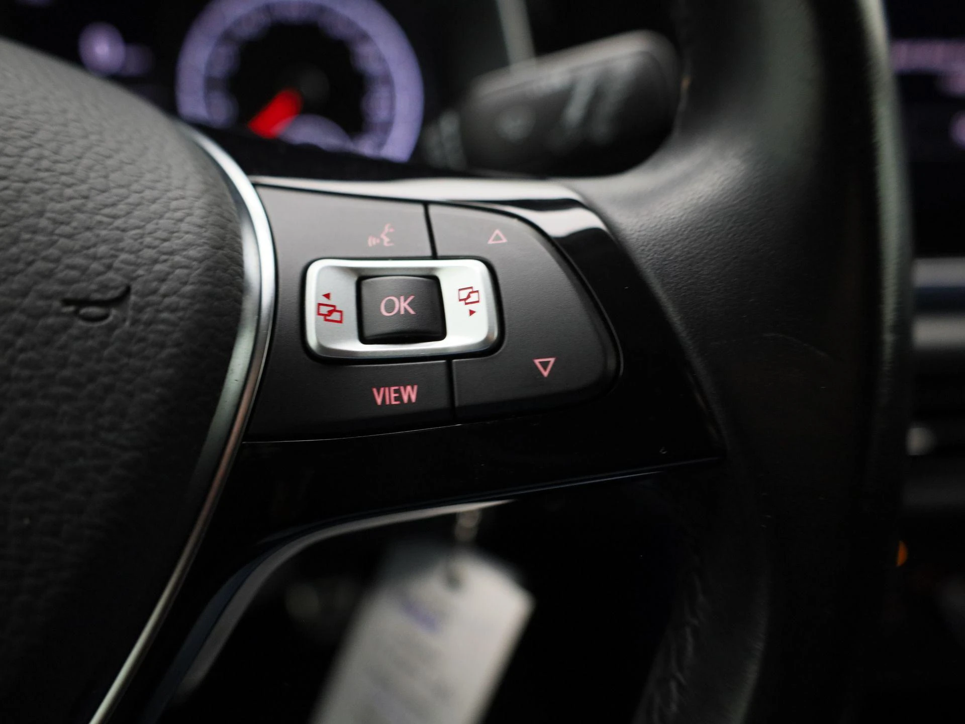 Volkswagen-Polo-image-18