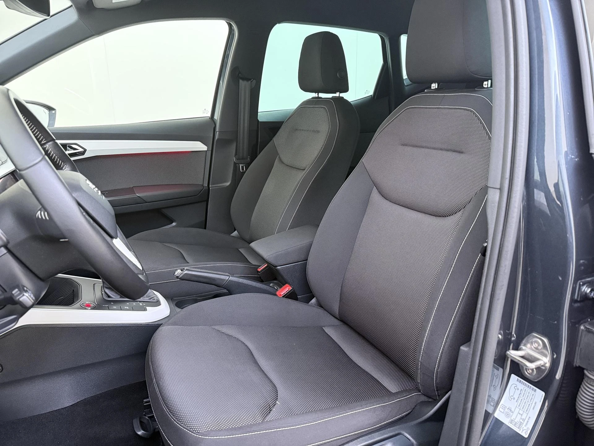 SEAT-Arona-image-14