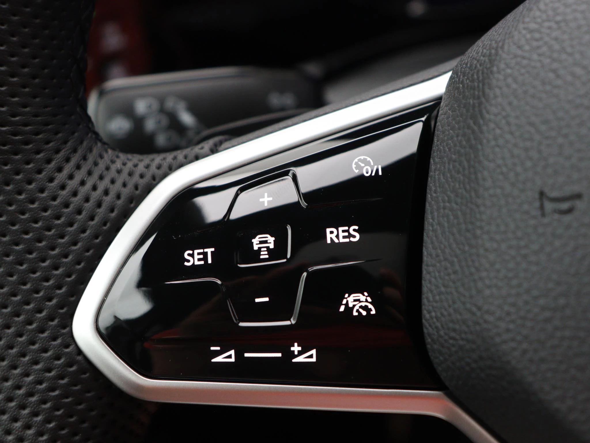 Volkswagen-Golf-image-18
