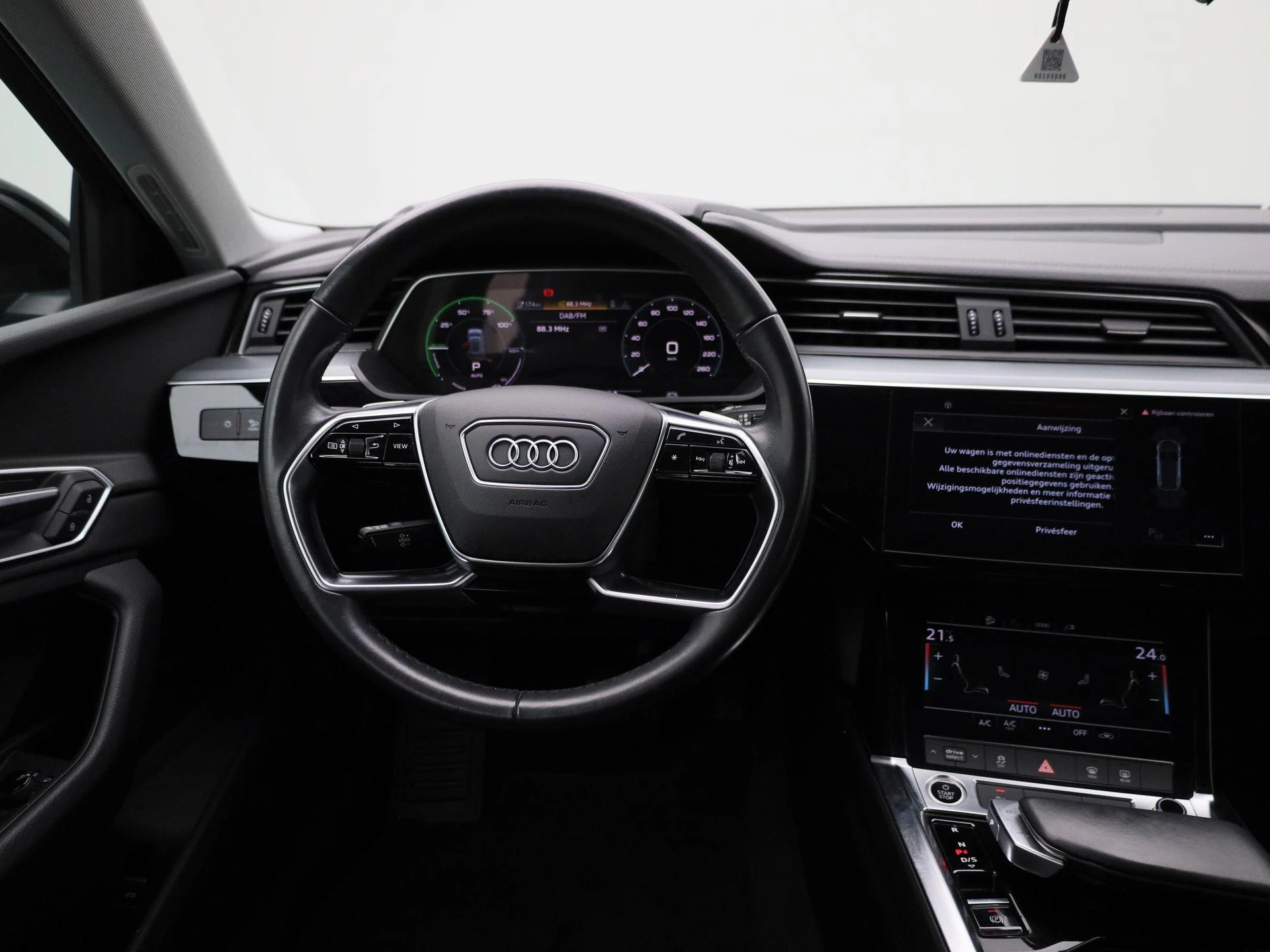Audi-e-tron-image-6