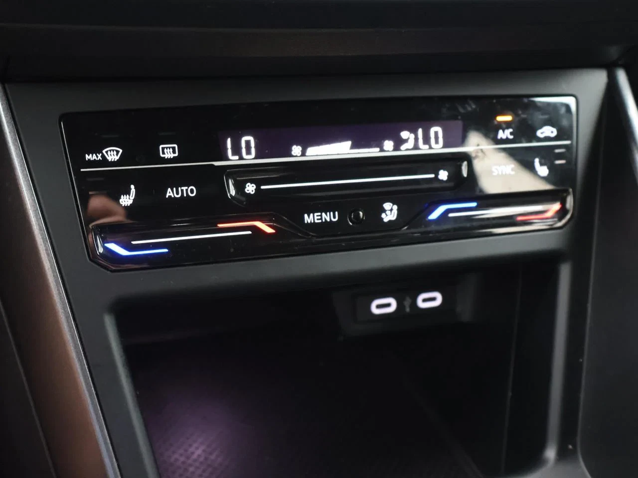 Volkswagen-Polo-image-9