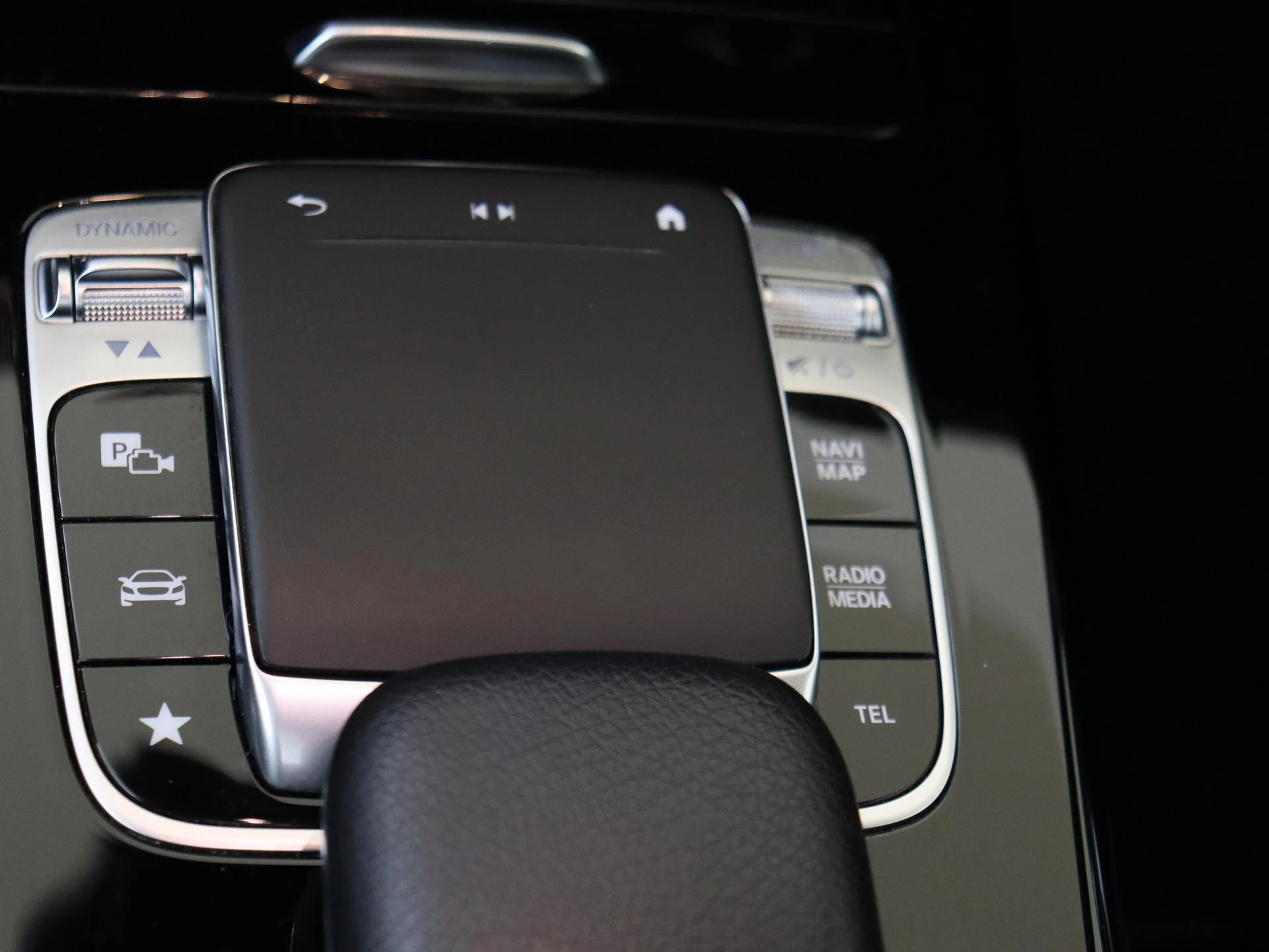 Mercedes-Benz-A-Klasse-image-20
