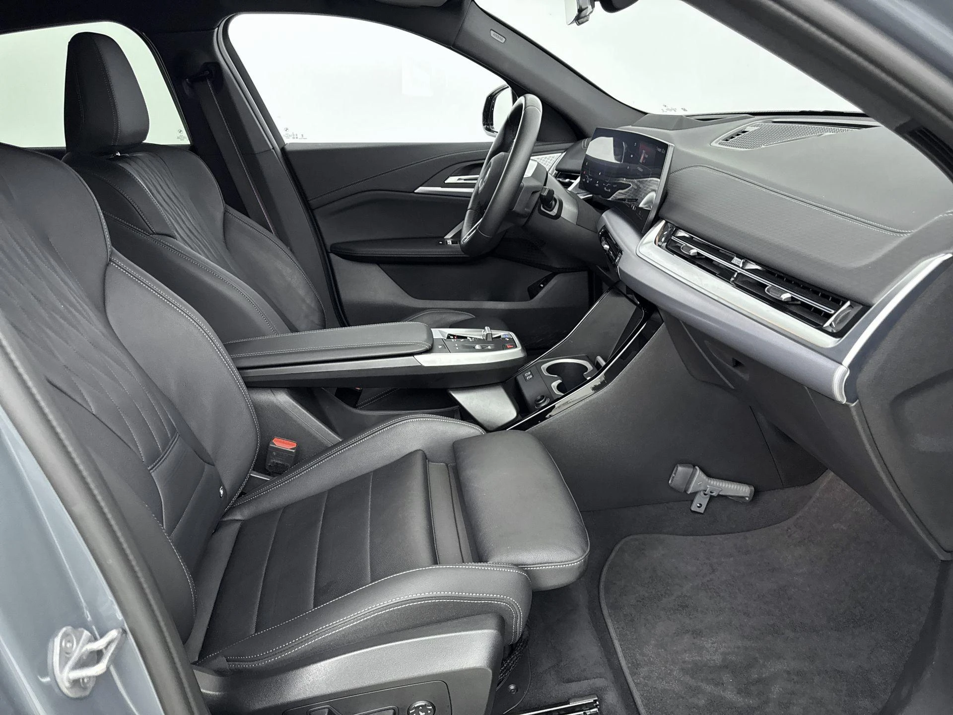 BMW-iX2-image-31