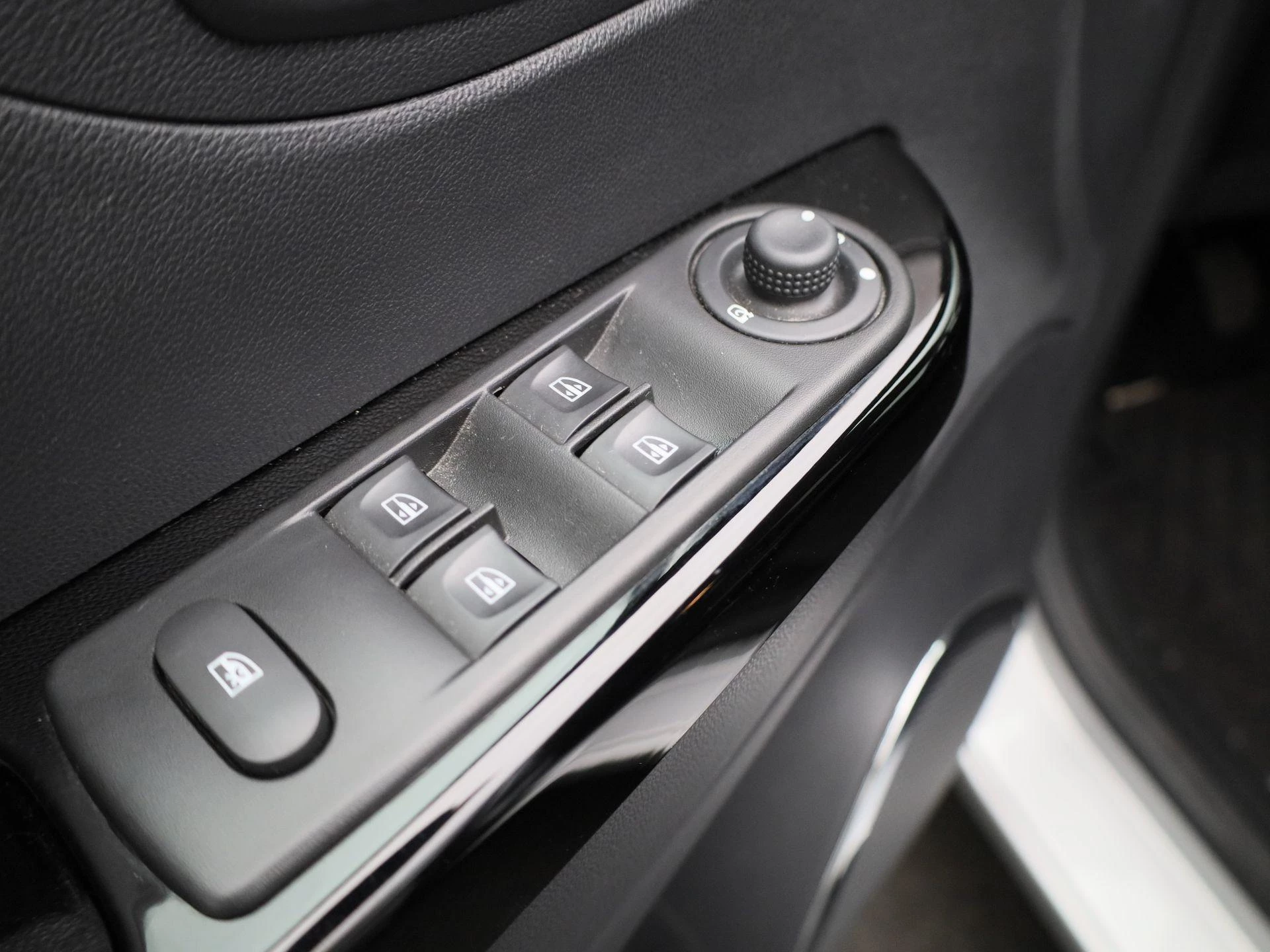 Renault-Captur-image-27