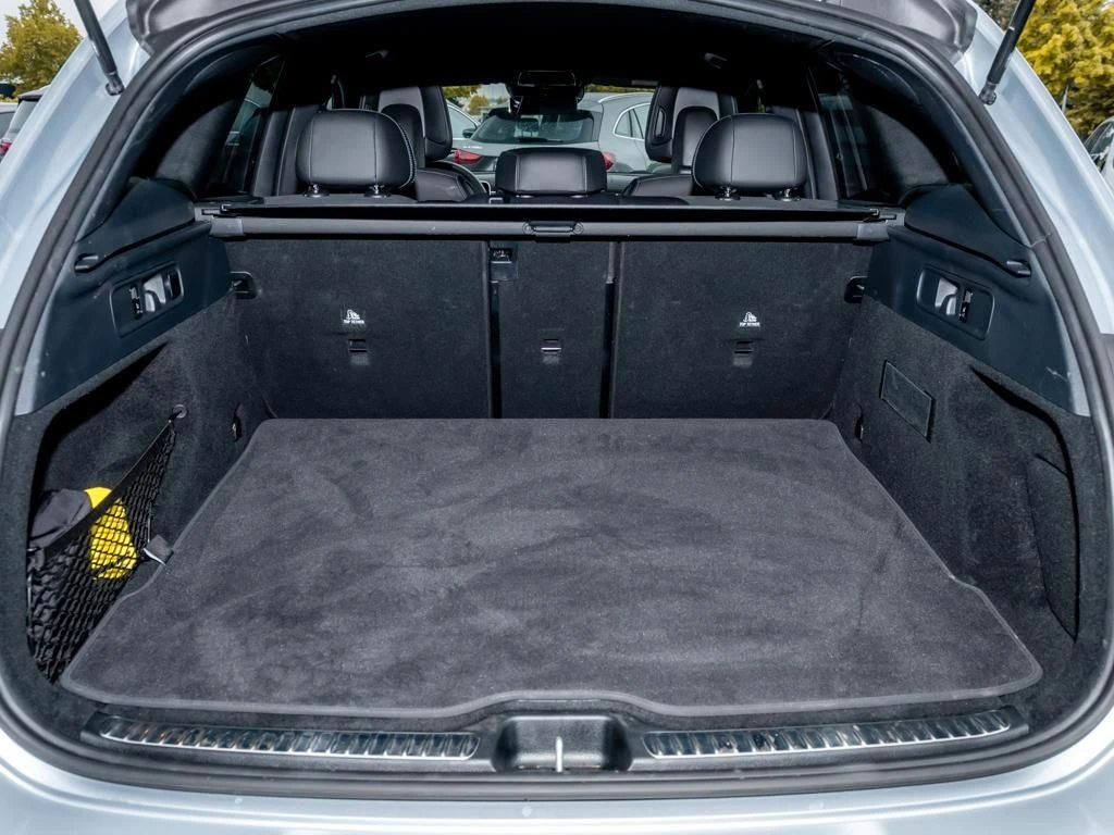 Mercedes-Benz-GLC 300 d-image-15