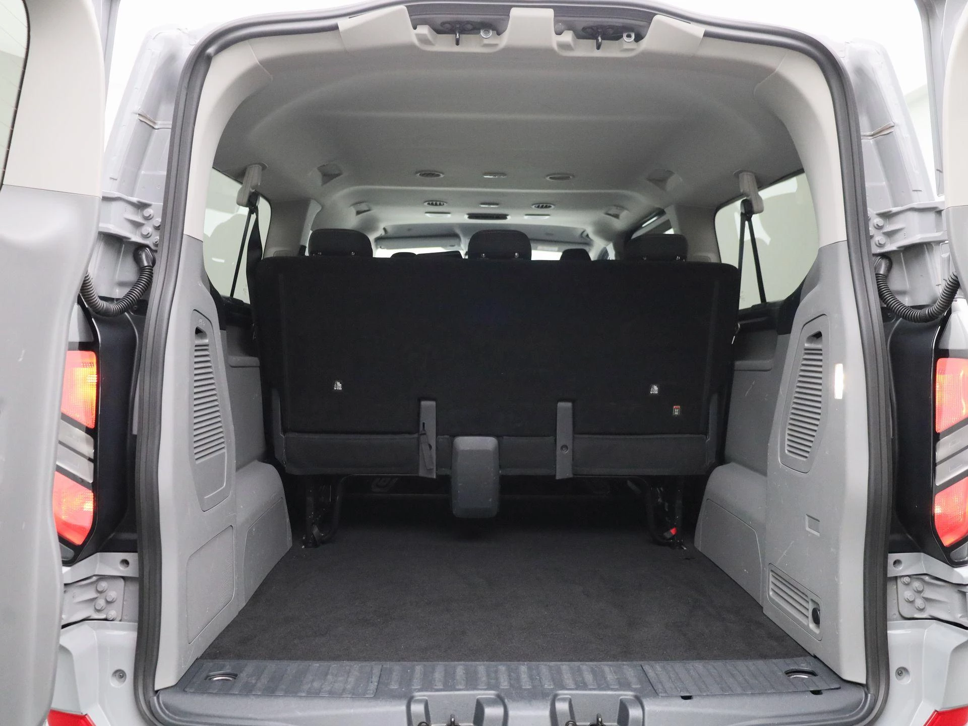 Ford-Transit Custom-image-12