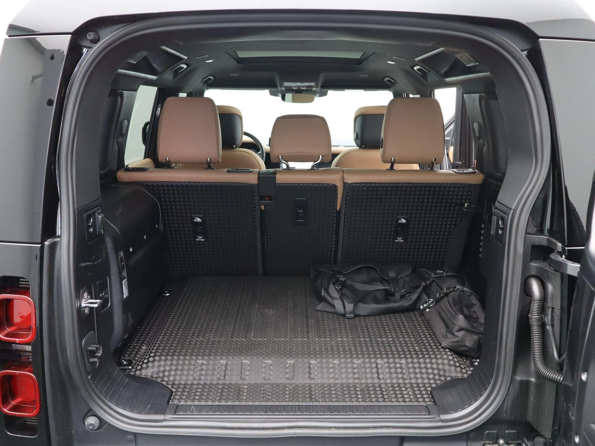 Land Rover Defender 110 2.0 P300e 110 X-Dynamic HSE